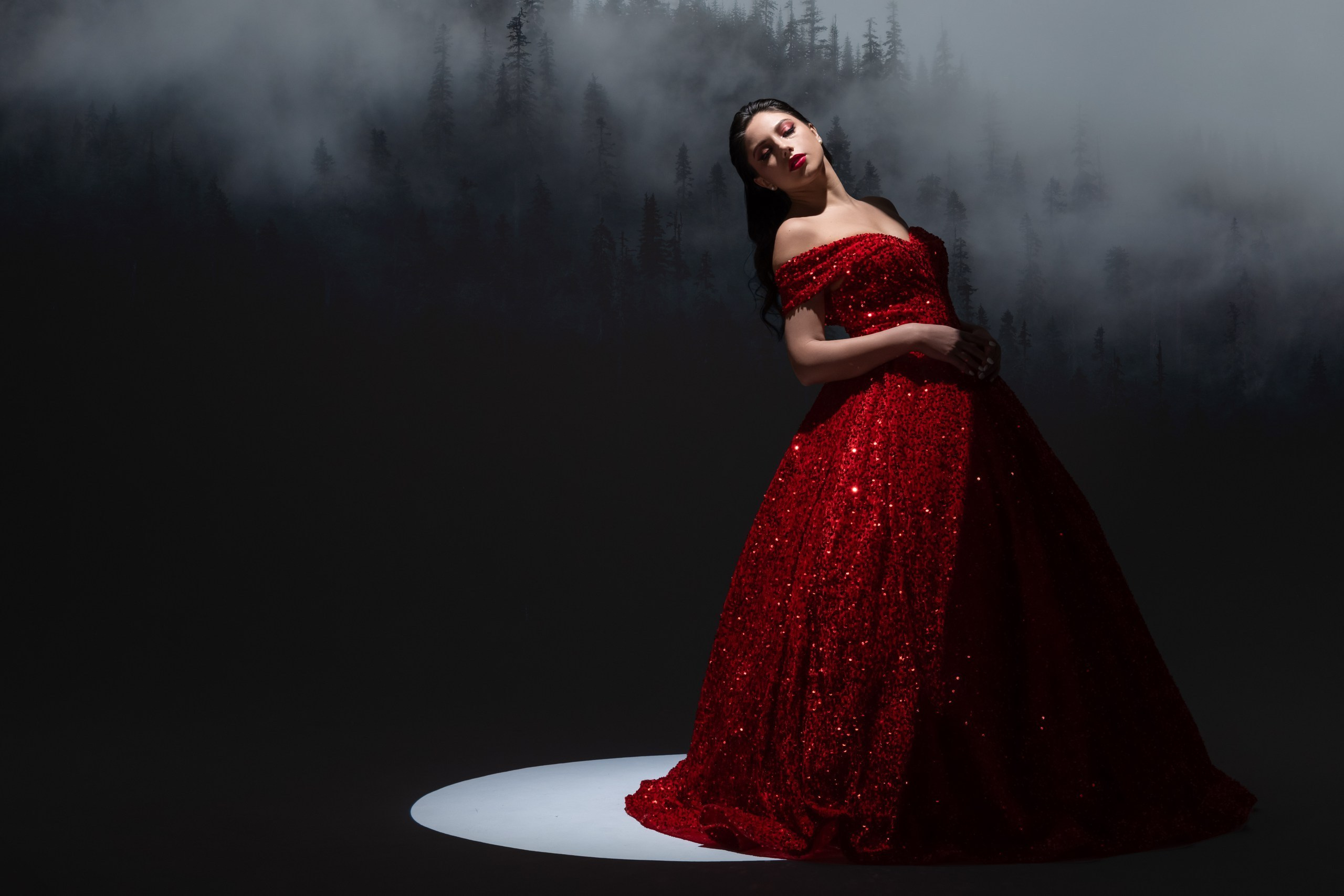 The glow of red. Sakunov Photo