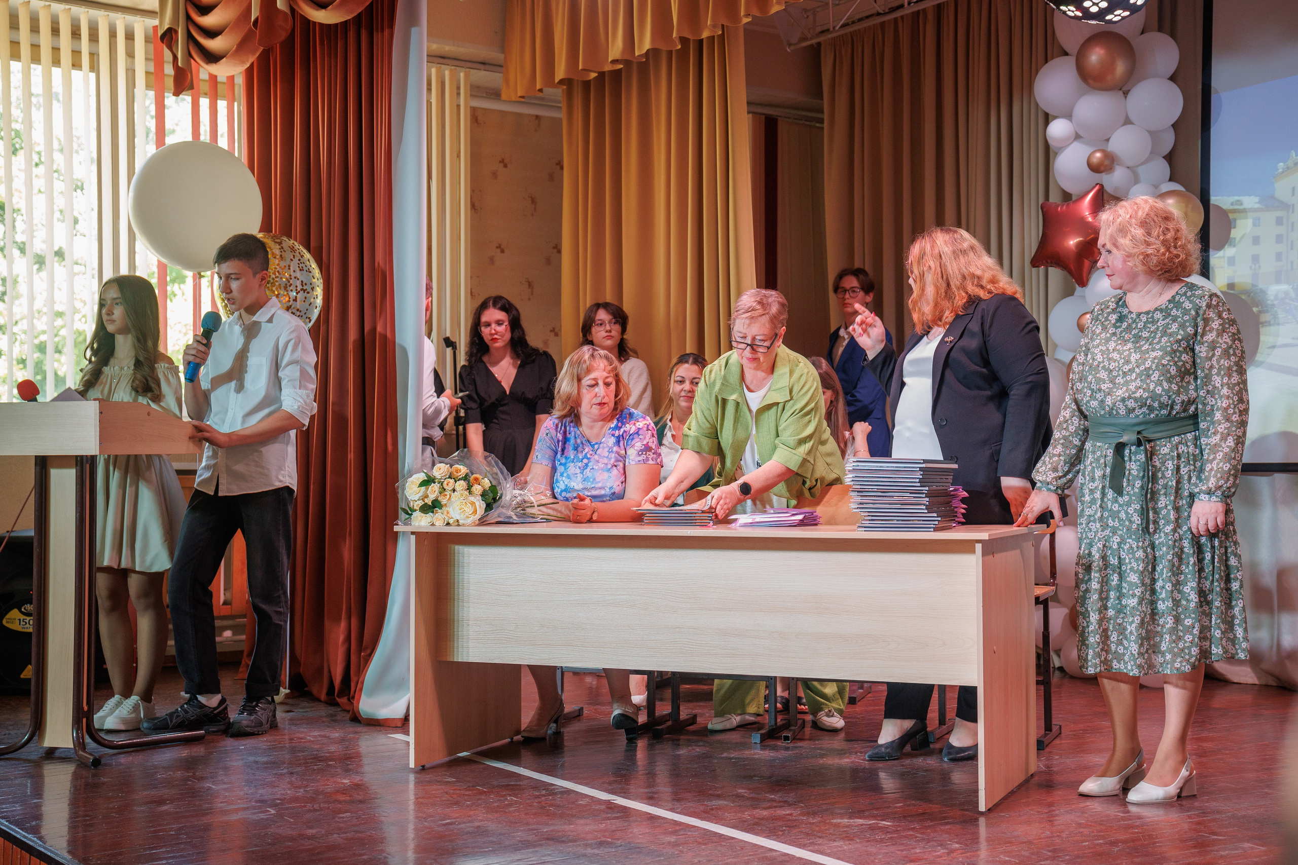 Вручение аттестатов. Свадебный и семейный фотограф в Новосибирске Ирина Дорошкова