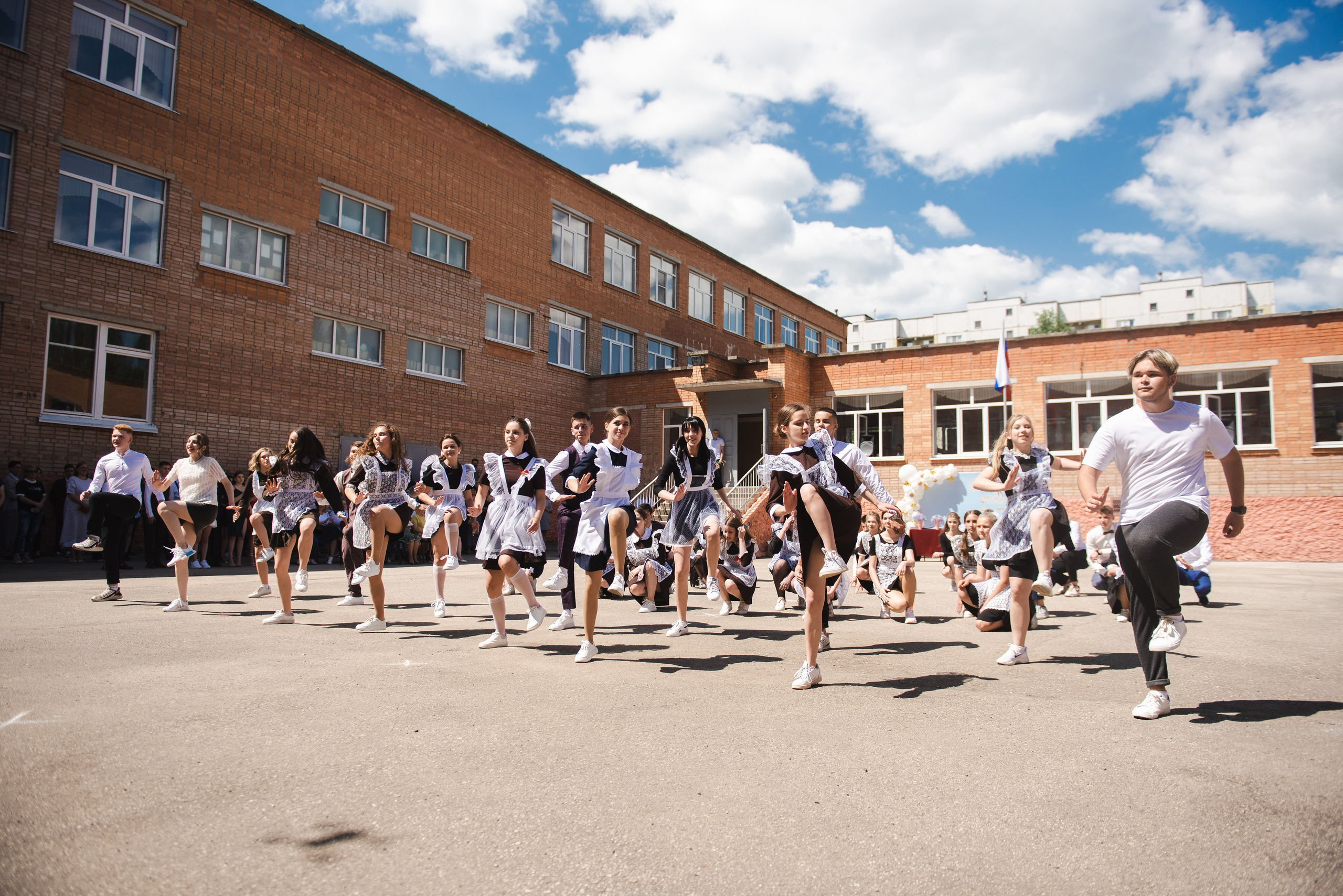 Выпускные школ. Свадебный и репортажный фотограф