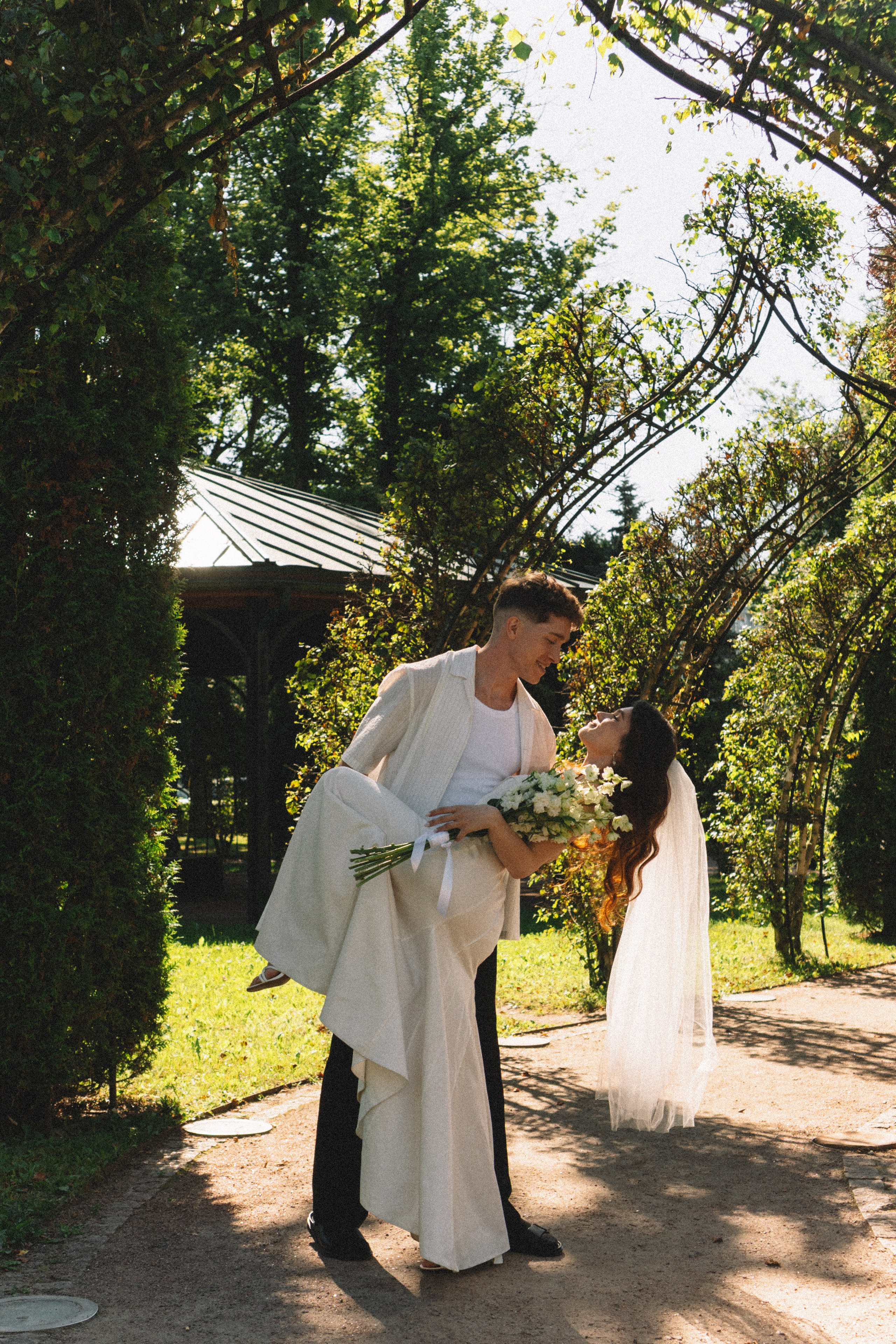 СВАДЕБНАЯ СЬЕМКА В ПЕТЕРГОФЕ И СЬЕМКА РЕПОРТАЖА В ЗАГСЕ ПЕТЕРГОФА. Профессиональный фотограф, Санкт-Петербург — Виктория Богомолова