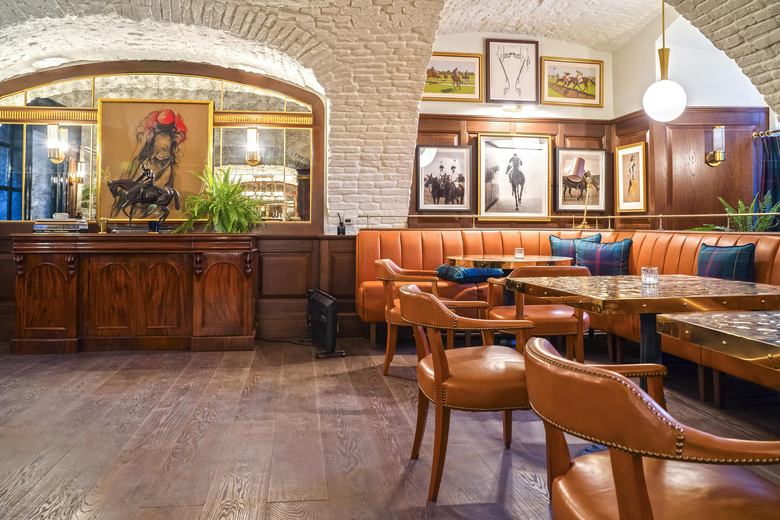 Интерьер бара ресторана. Фотограф в Санкт-Петербурге. Репортажная и все съёмки для бизнеса