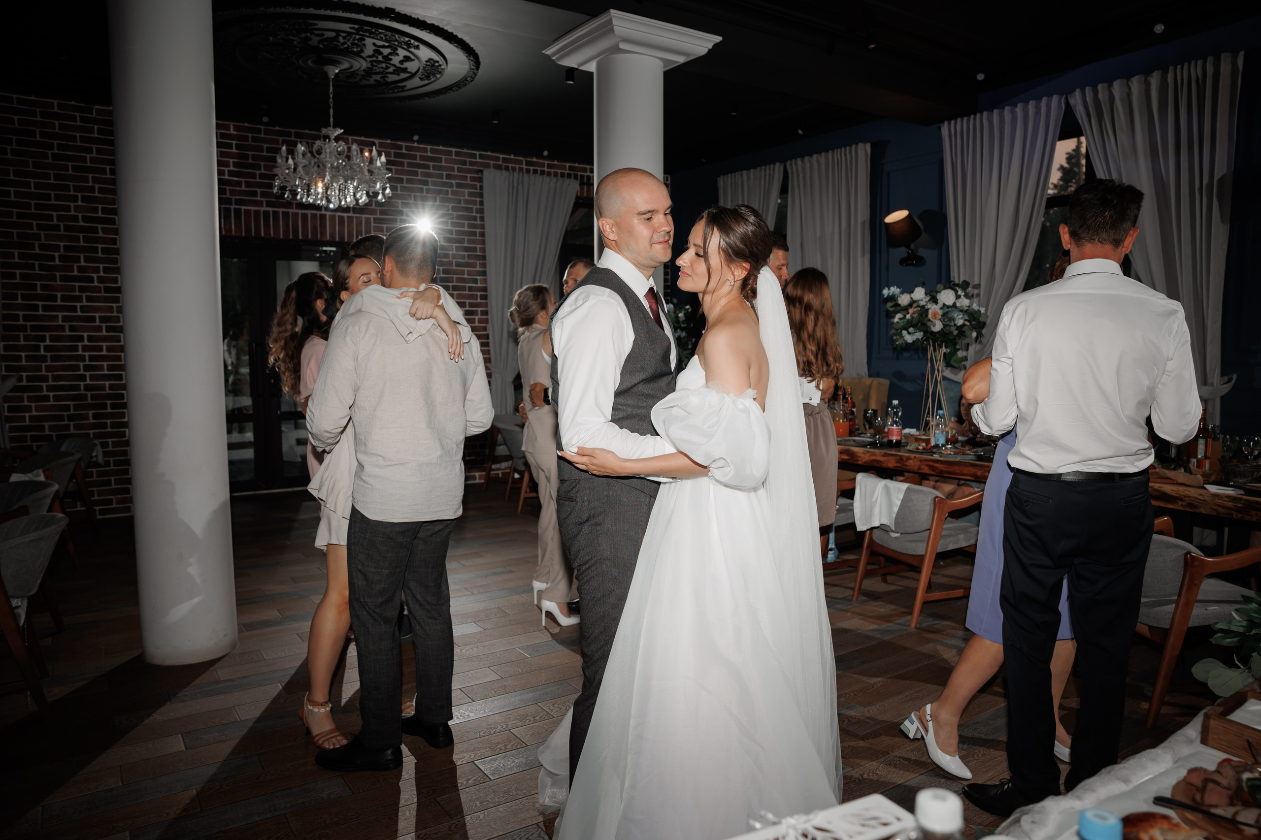 Полина и Дмитрий, загородный клуб «Барин», ЗАГС в г. Пушкино. Свадебный и репортажный фотограф (Москва, Королев и другие)