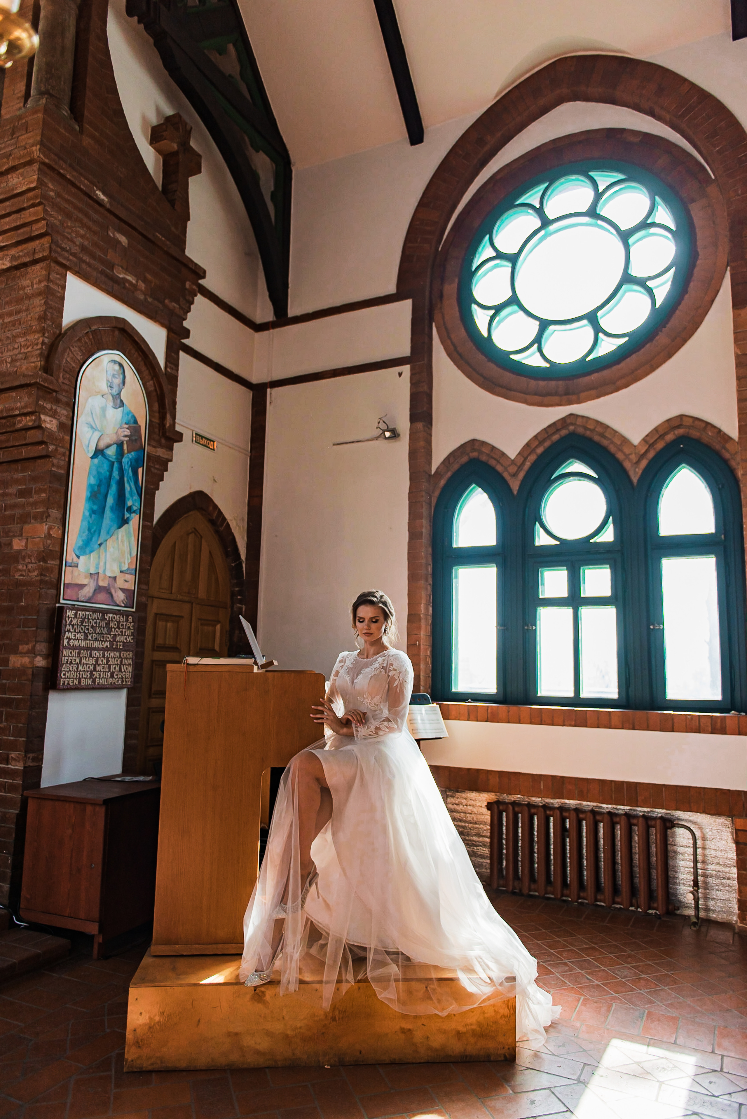 Роман и Валерия. Лютеранская церковь. Выездная регистрация. Семейный и свадебный фотограф во Владивостоке