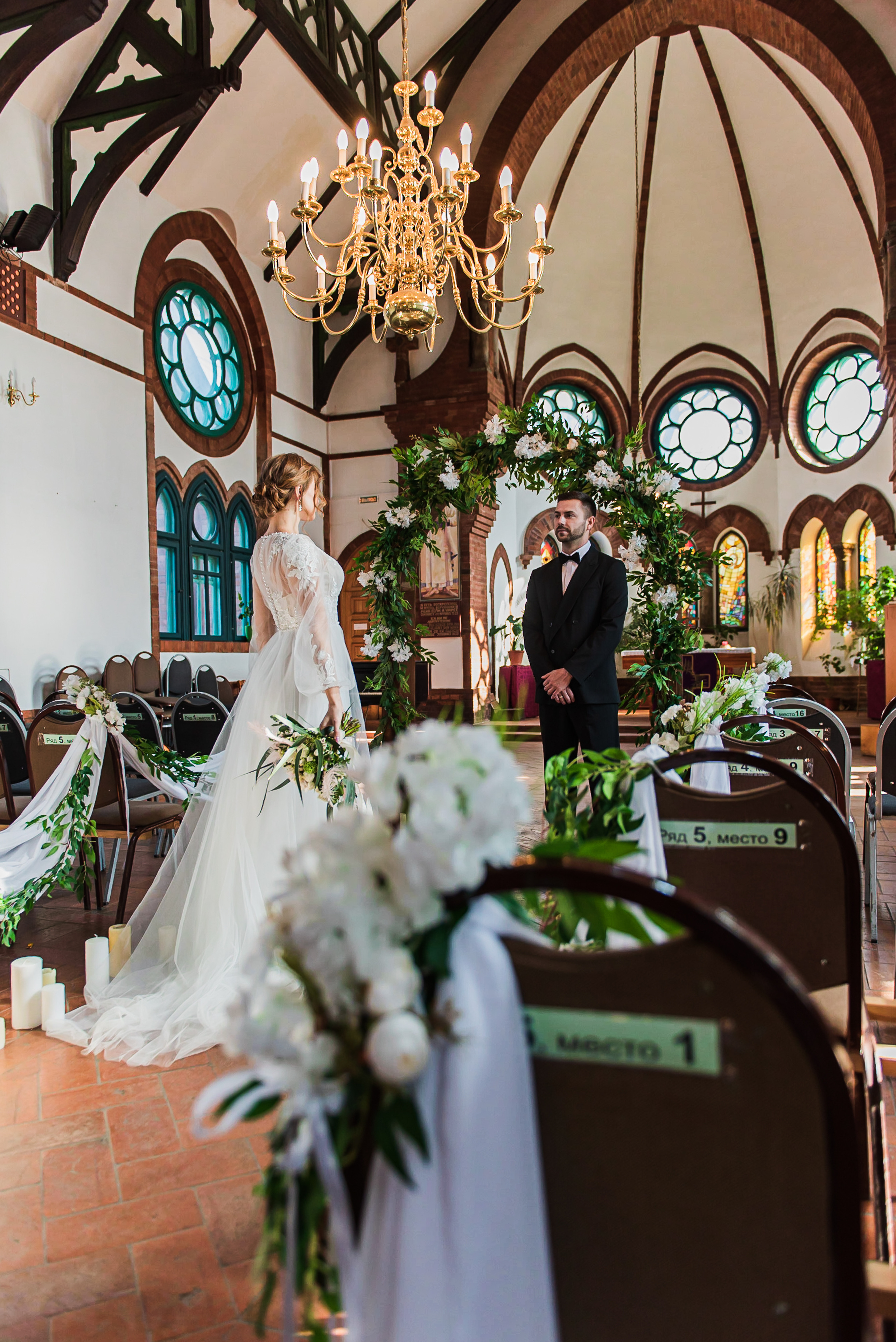 Роман и Валерия. Лютеранская церковь. Выездная регистрация. Семейный и свадебный фотограф во Владивостоке