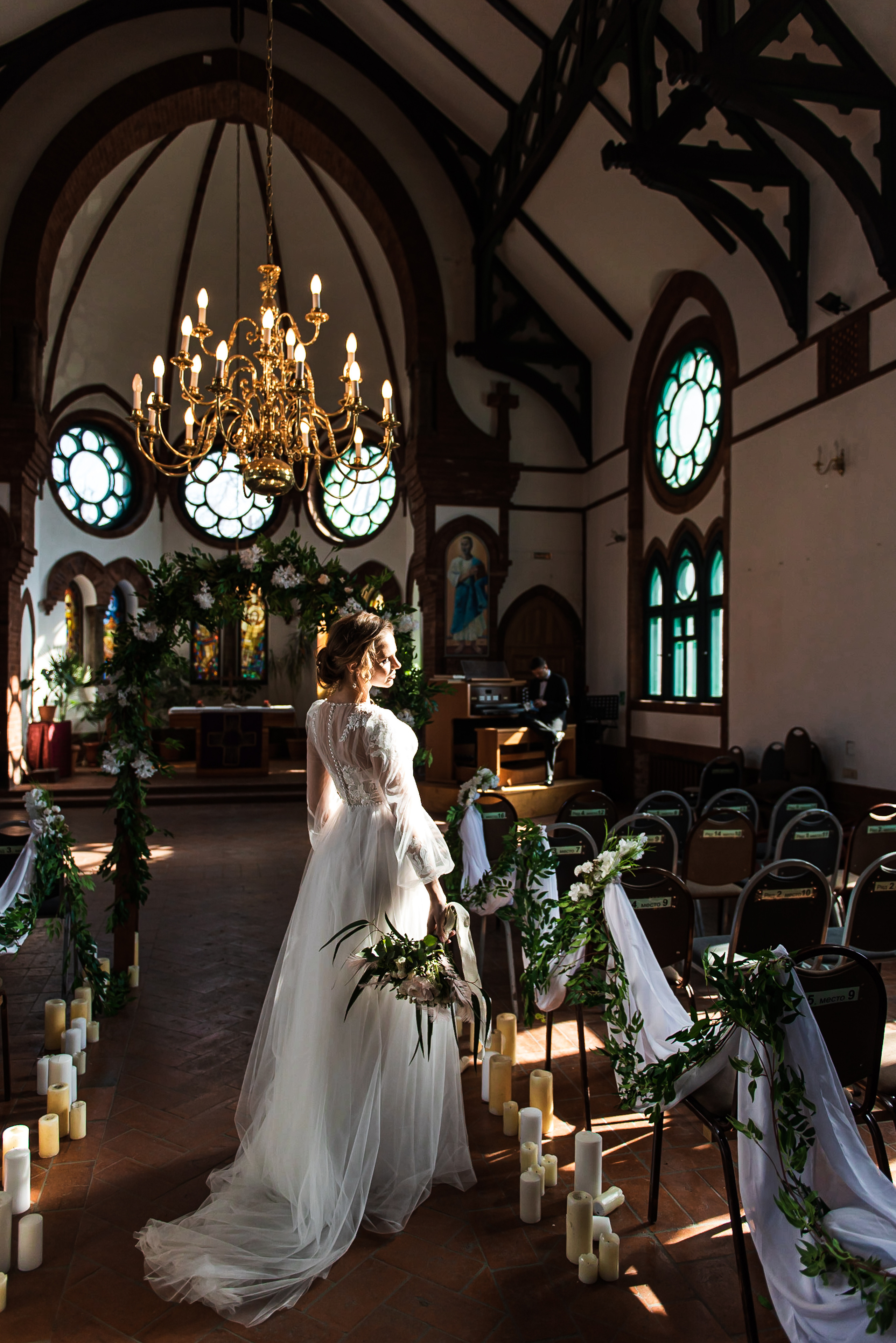 Роман и Валерия. Лютеранская церковь. Выездная регистрация. Семейный и свадебный фотограф во Владивостоке