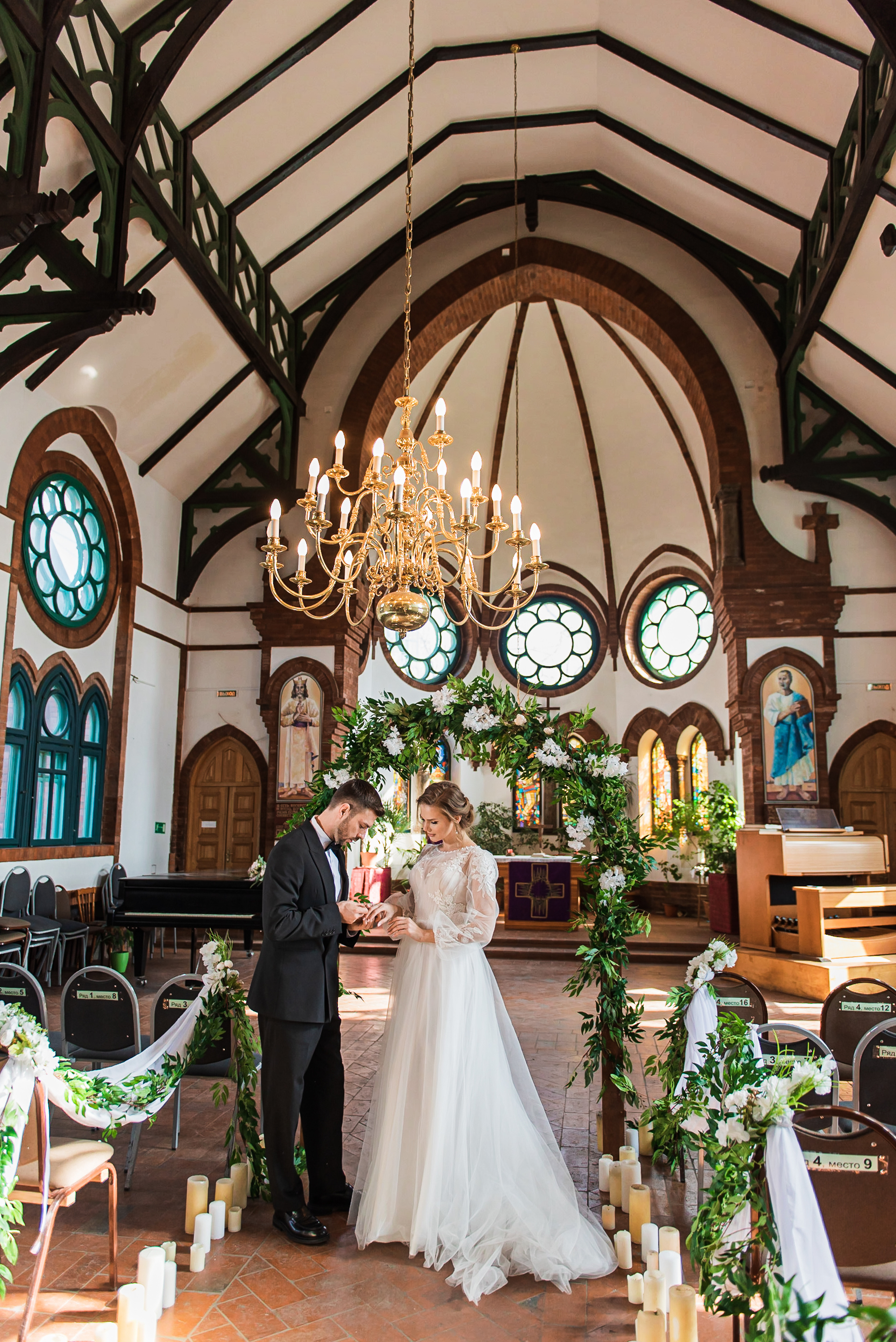 Роман и Валерия. Лютеранская церковь. Выездная регистрация. Семейный и свадебный фотограф во Владивостоке