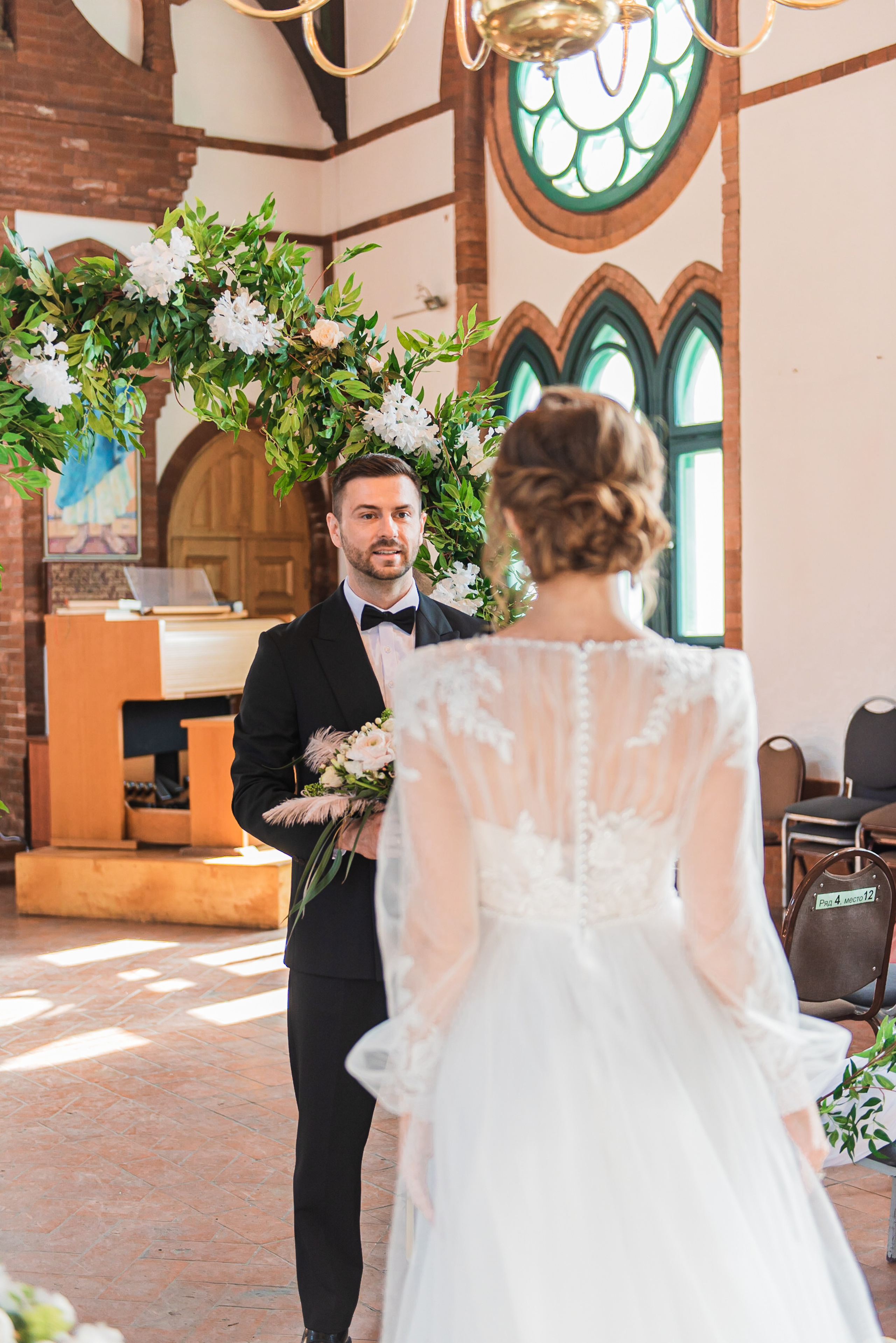 Роман и Валерия. Лютеранская церковь. Выездная регистрация. Семейный и свадебный фотограф во Владивостоке