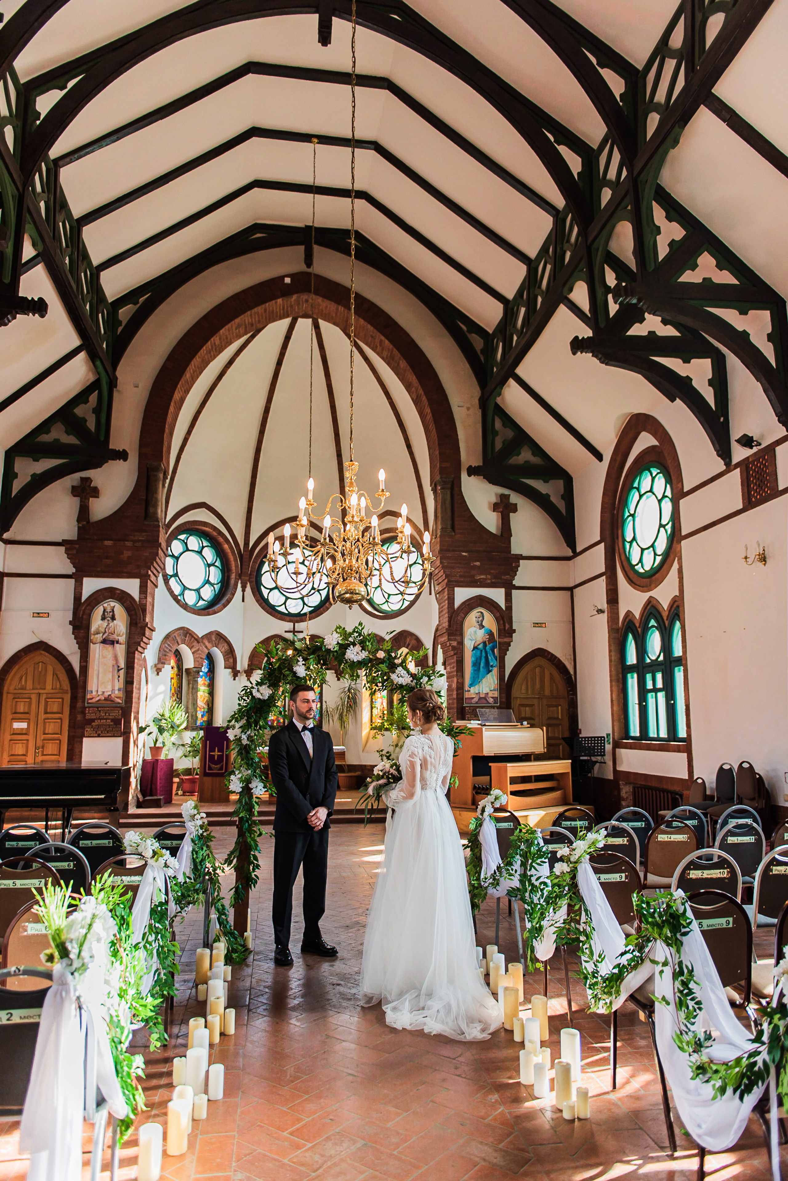 Роман и Валерия. Лютеранская церковь. Выездная регистрация. Семейный и свадебный фотограф во Владивостоке
