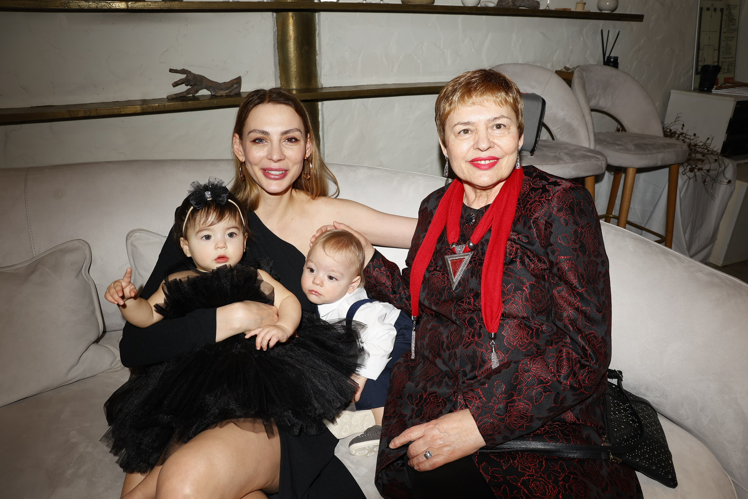 НИКА ВАЙПЕР ОДИН ГОДИК ДЕТЯМ. Nikolskayasecular