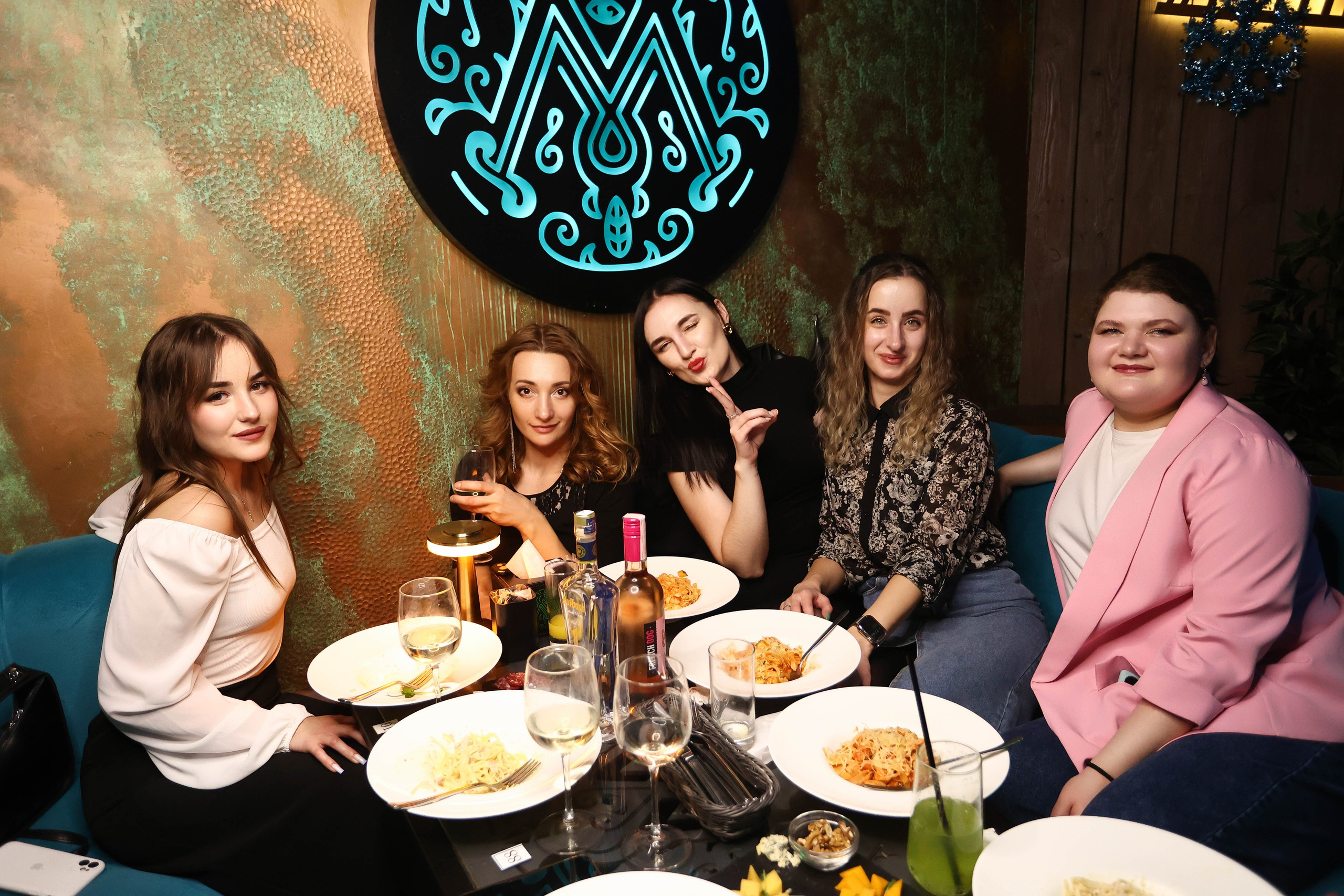 22/12/23 Новогоднее караоке в Мята Спортивная. Мята Спортивная — Кальянная, караоке, бар в Минске