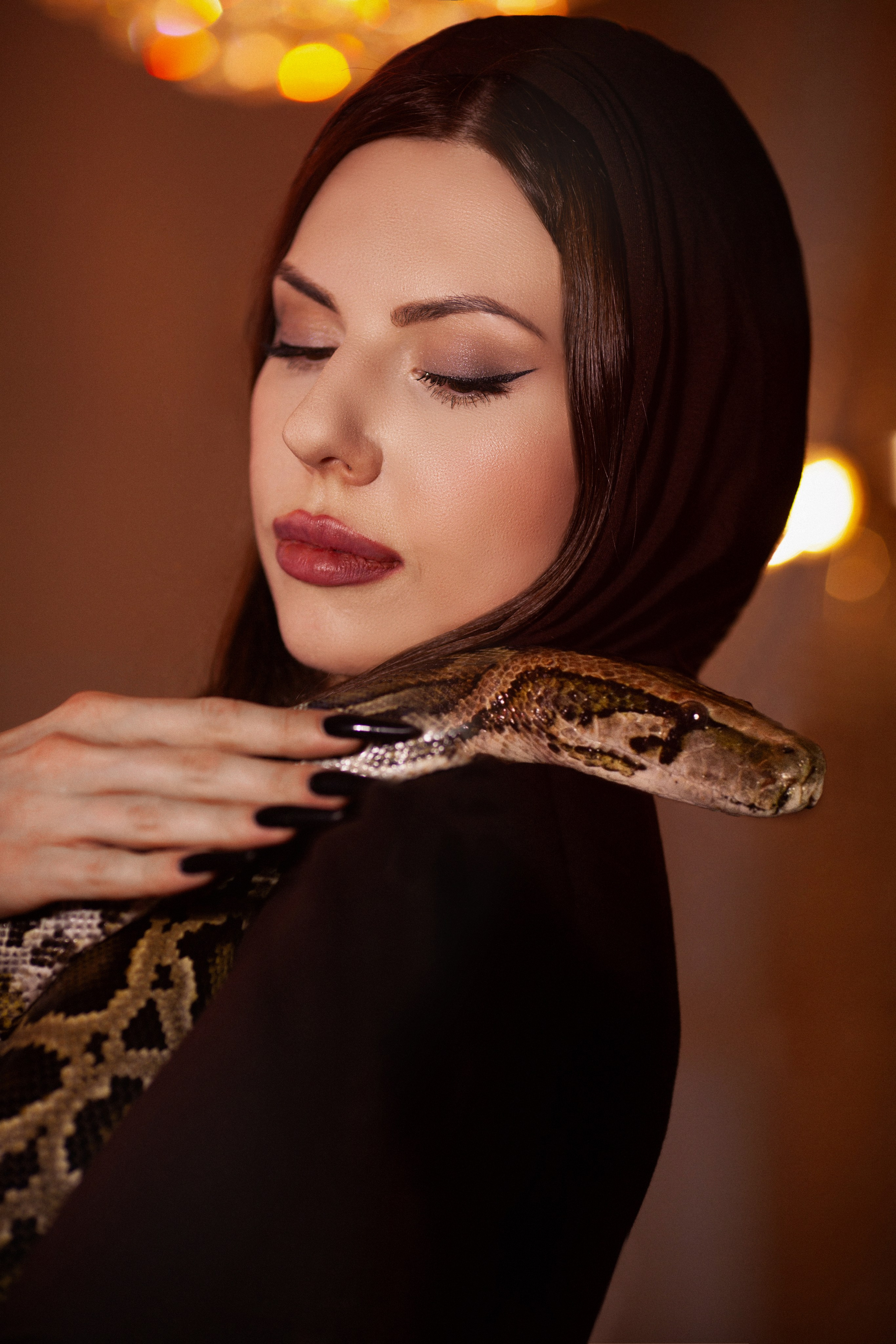 Женская фотосессия с настояшим питоном в студии Ставрополя. Фотограф Ставрополь Пятигорск Елизавета Дарина