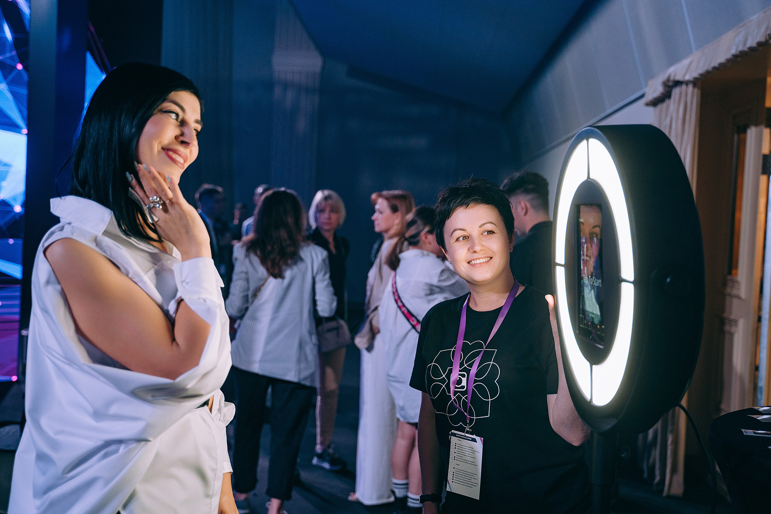 Фото-гиф-стойка BLACK (фотобудка, селфизеркало). Инсталаб Краснодар фото и видео интерактивы на ваше мероприятие