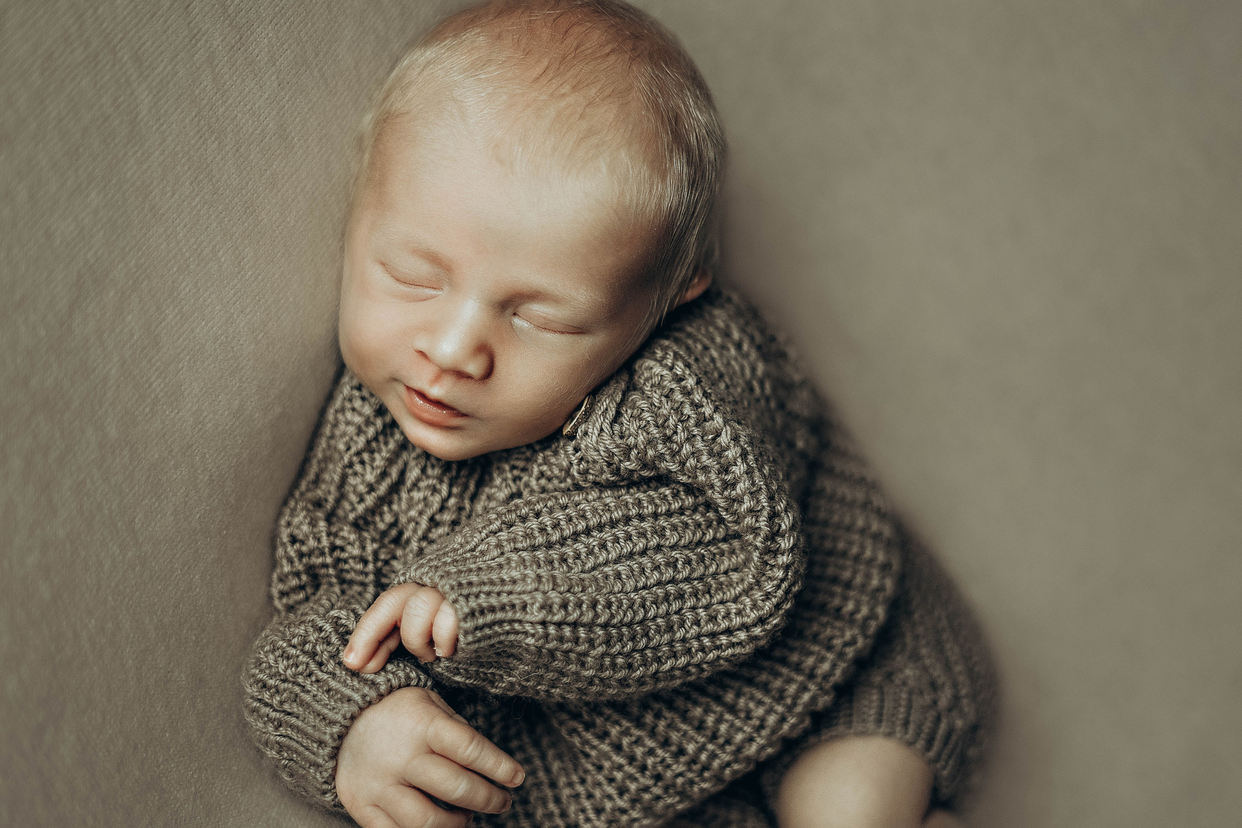фотограф фотосессия ньюборн новорожденный малыш лайфстайл классический newborn фотосессия в краснодаре фотограф в краснодаре роды роддом фотограф