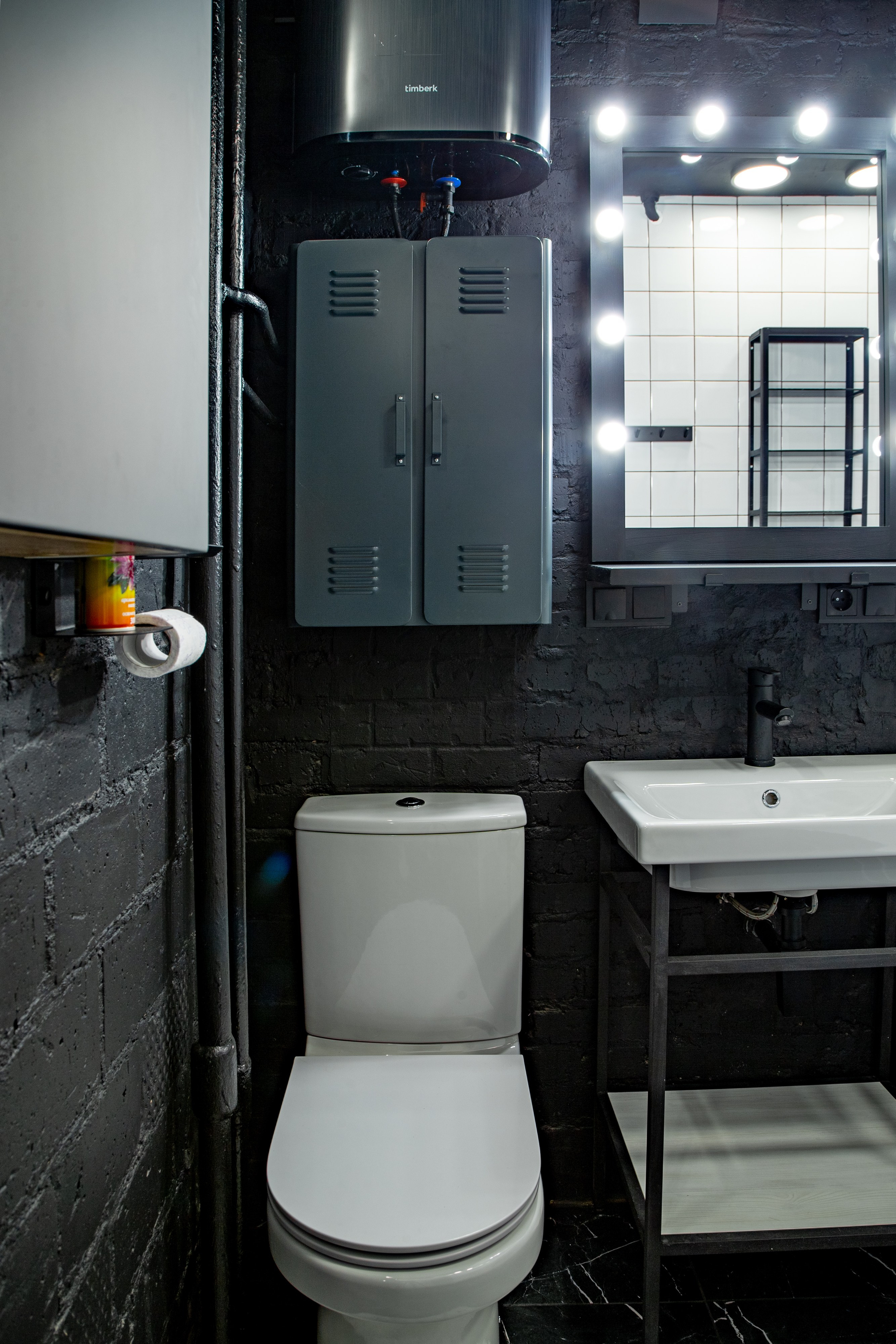 Кошкин дом. Фотограф Оля Батист