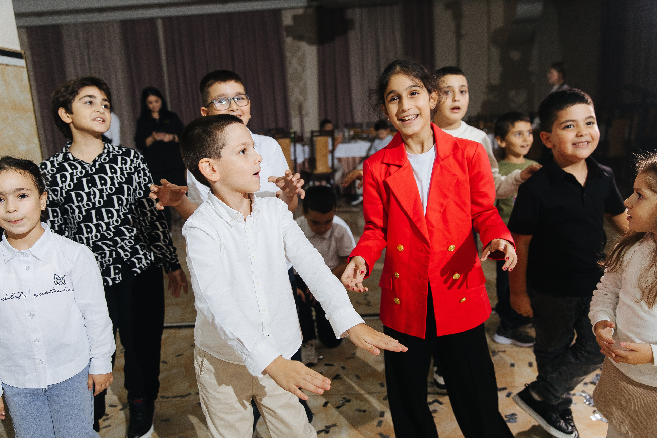 Ани и Назели. 35&5 День рождения, «Янтарь». Фотограф в Красноярске Надежда Воскресенская