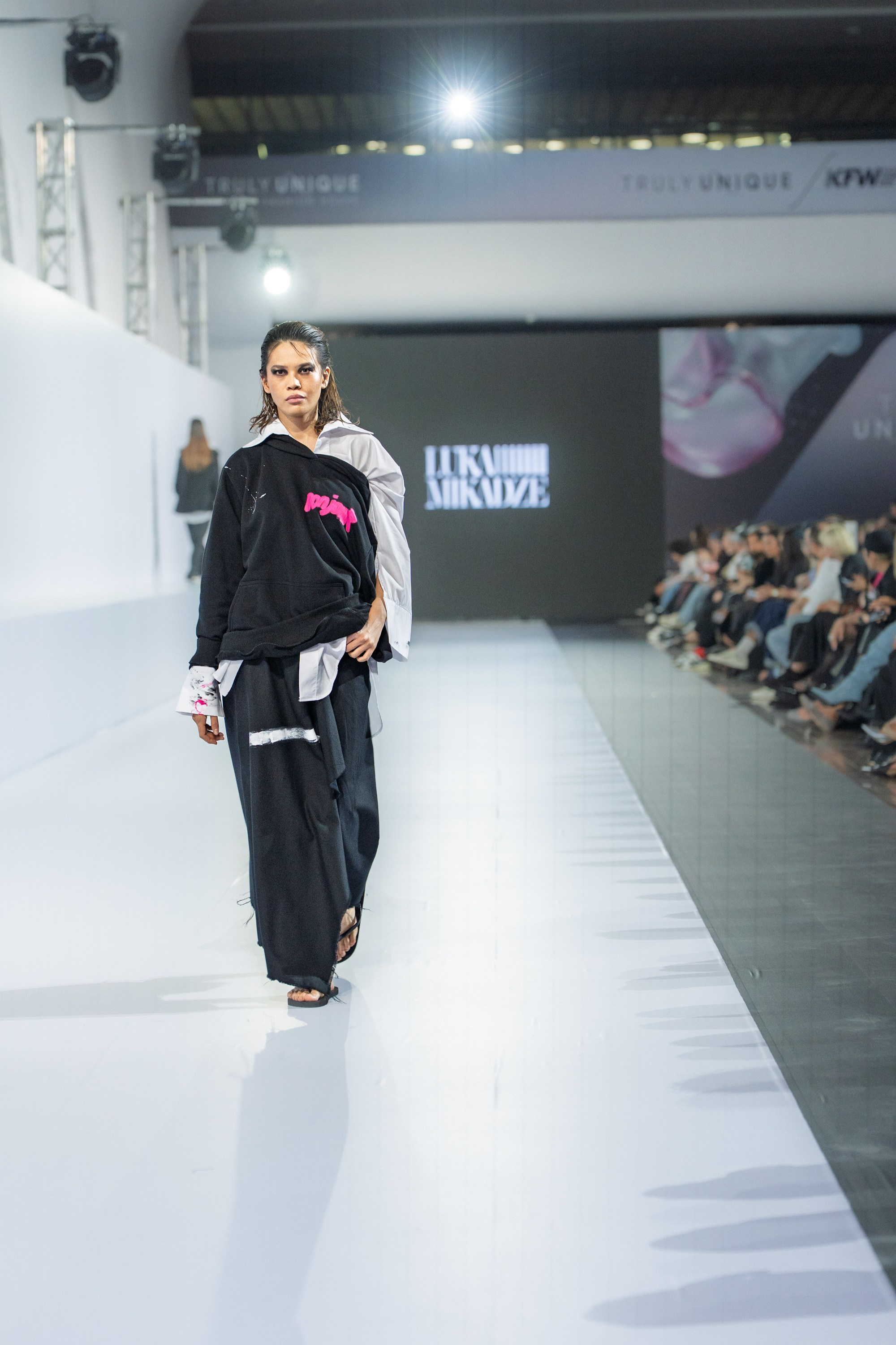 Luka Mikadze. Сайт Алматинского НЮ АРТ, будуар и фэшн фотографа Дениса Карпенко