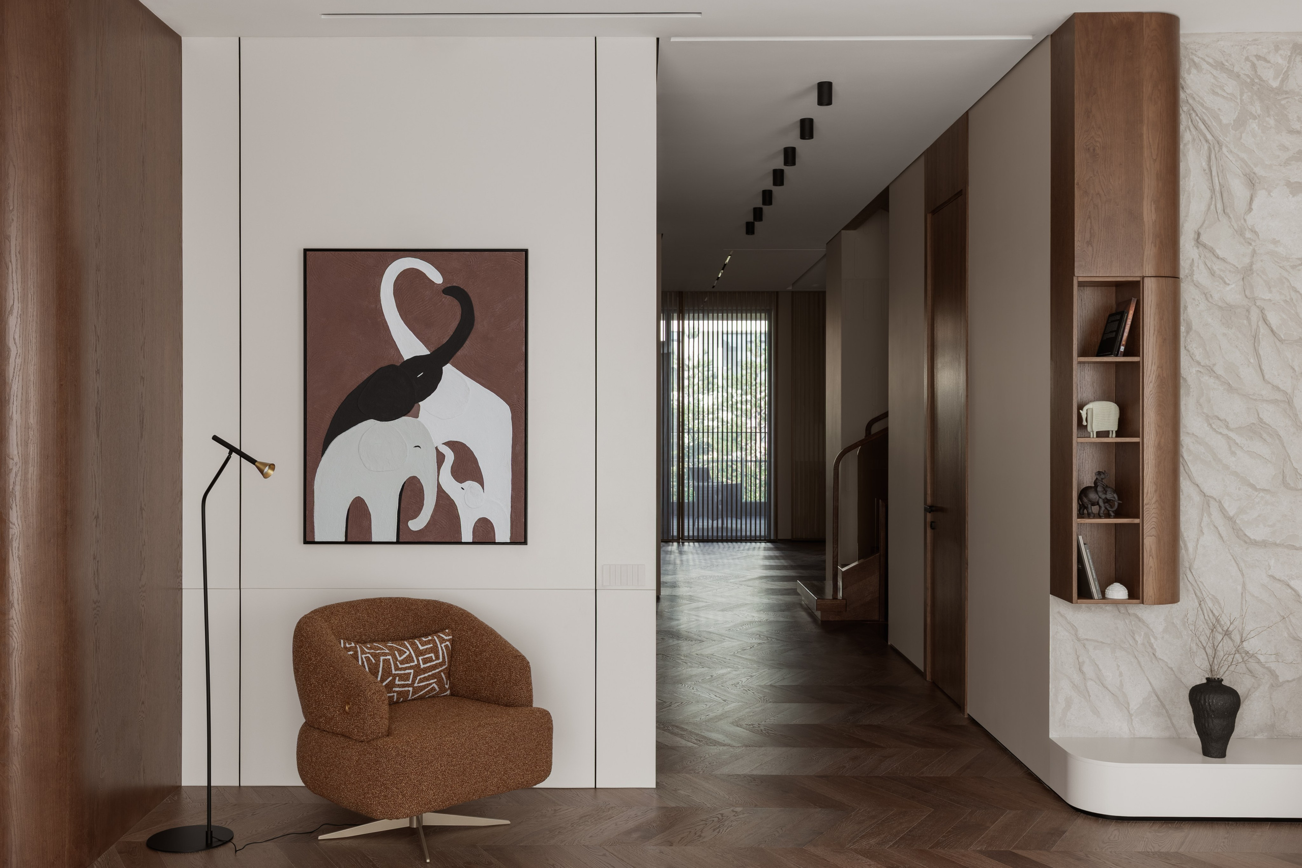 Шарафат Дуйсенбинова — Akbulak Riviera. Roman Yakunin — interior photographer in Almaty, Kazakhstan