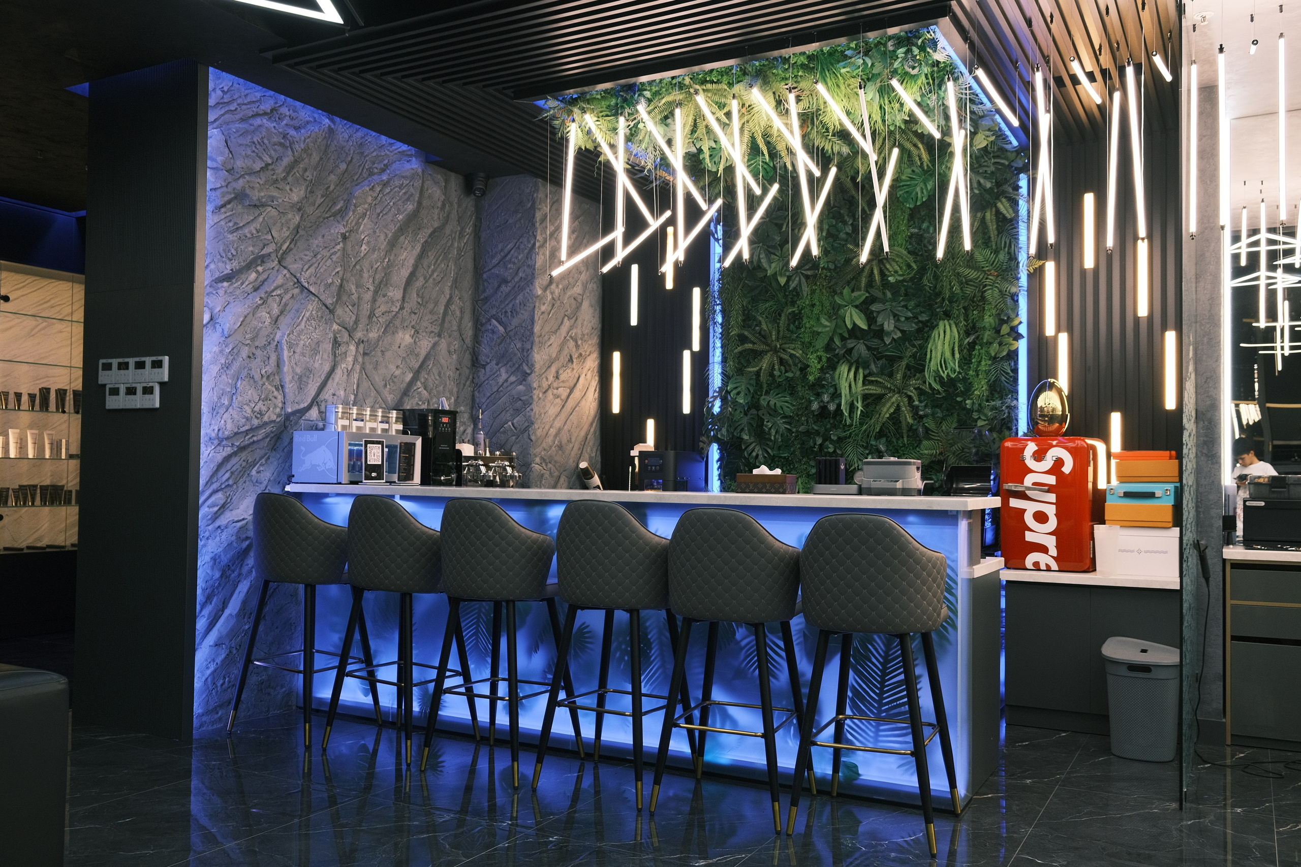 Интерьеры и Экстерьеры. Портреты и репортажные съемки с душой: ваш уникальный момент в объективе Руфата, профессионального фотографа Алматы