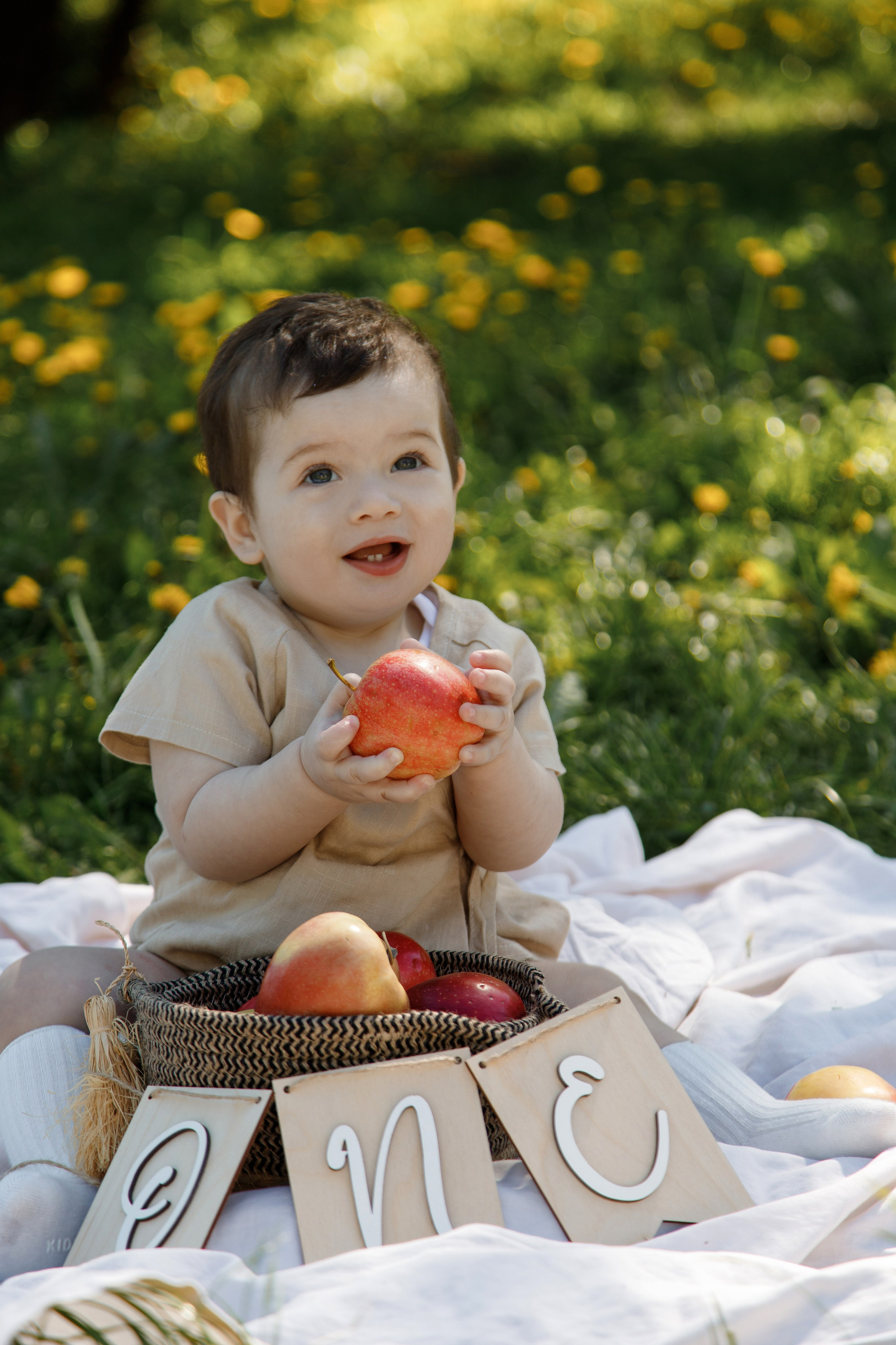 Семейная фотосессия на природе ко дню рождения. Фотограф Александра Сыщенко