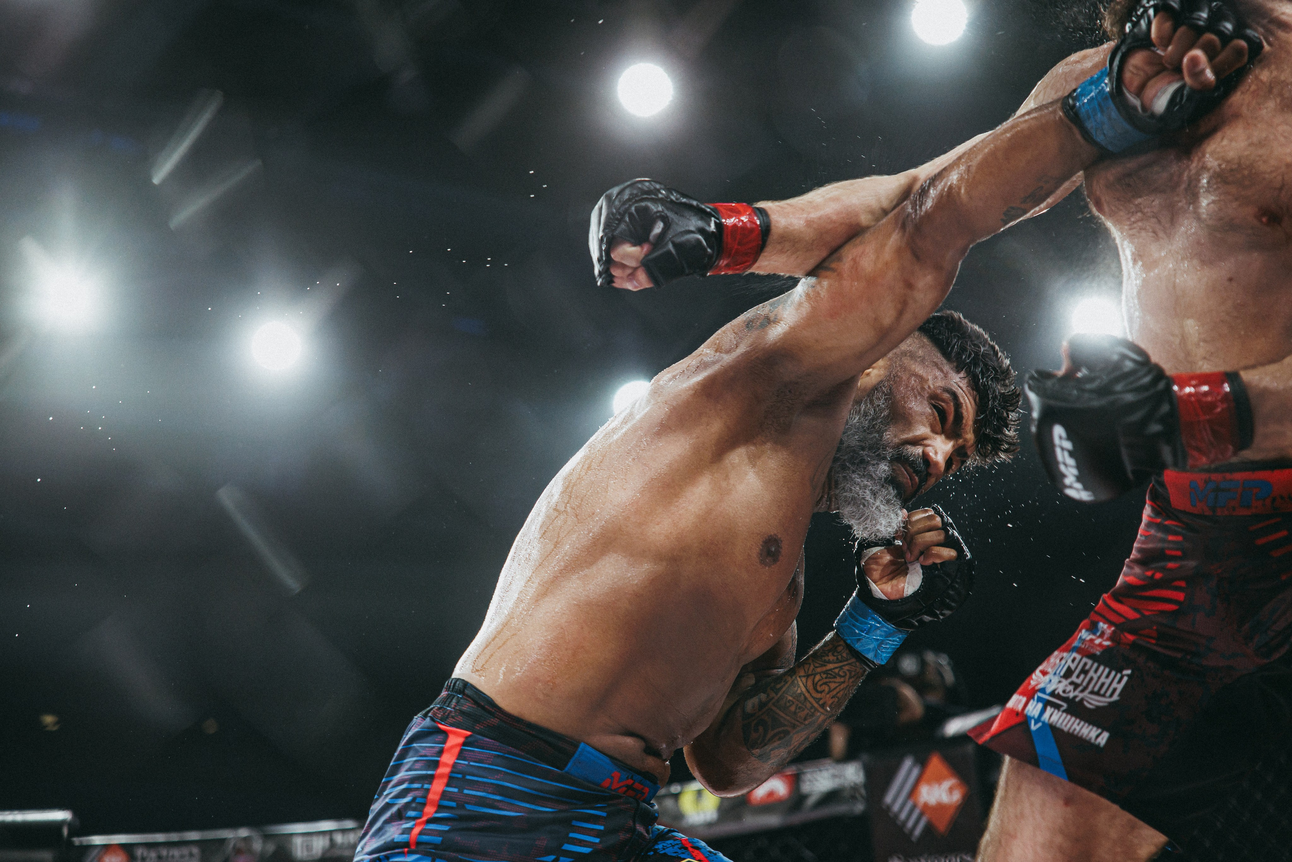 MFP255 ДУГЛАС РИБЕЙРО VS МАКСИМ БУТОРИН. Фотограф Иркутск Антипин Сергей