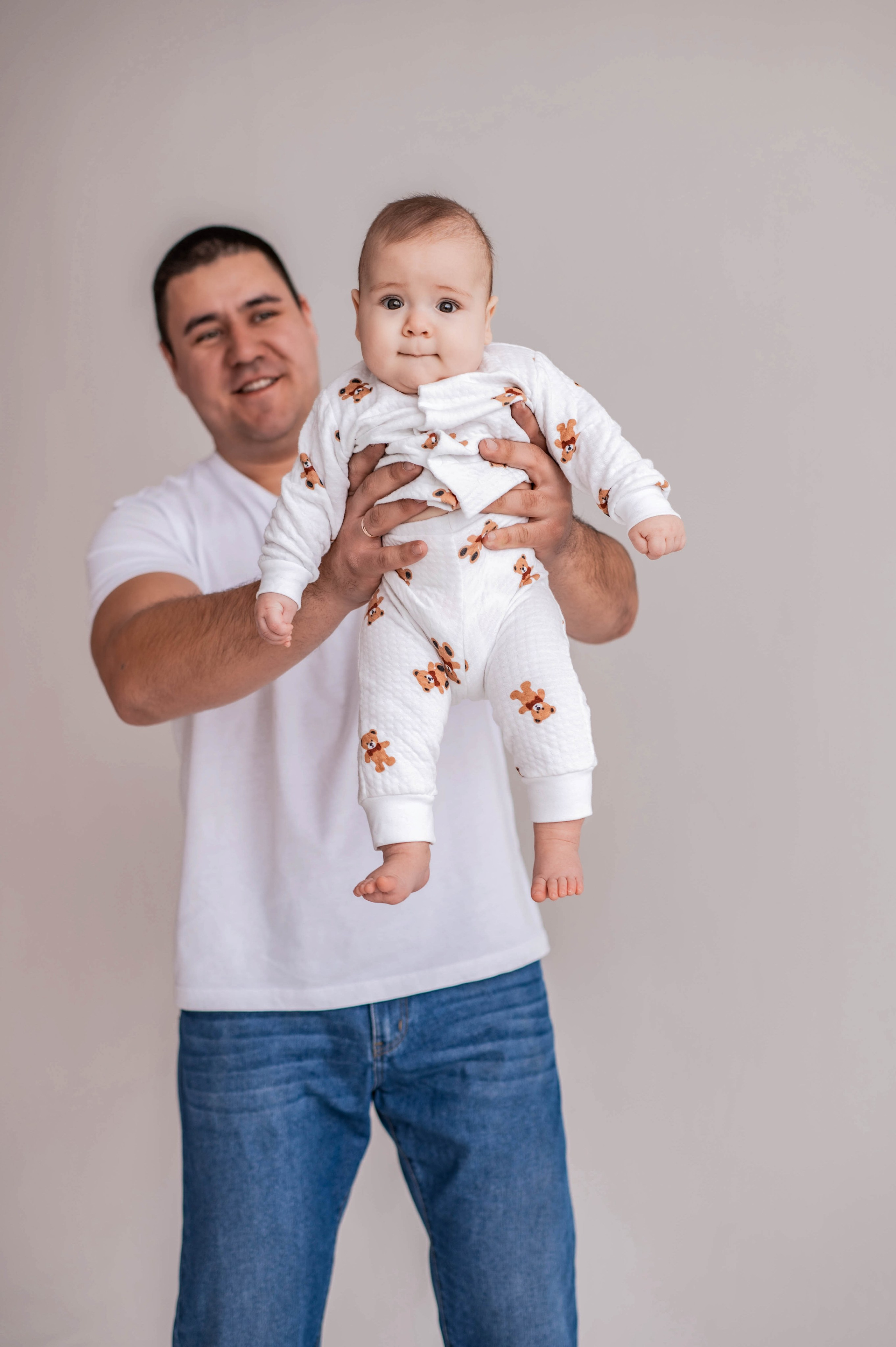 Алина и Кирилл с малышом. Семейный и свадебный фотограф в Абакане Юлия Су