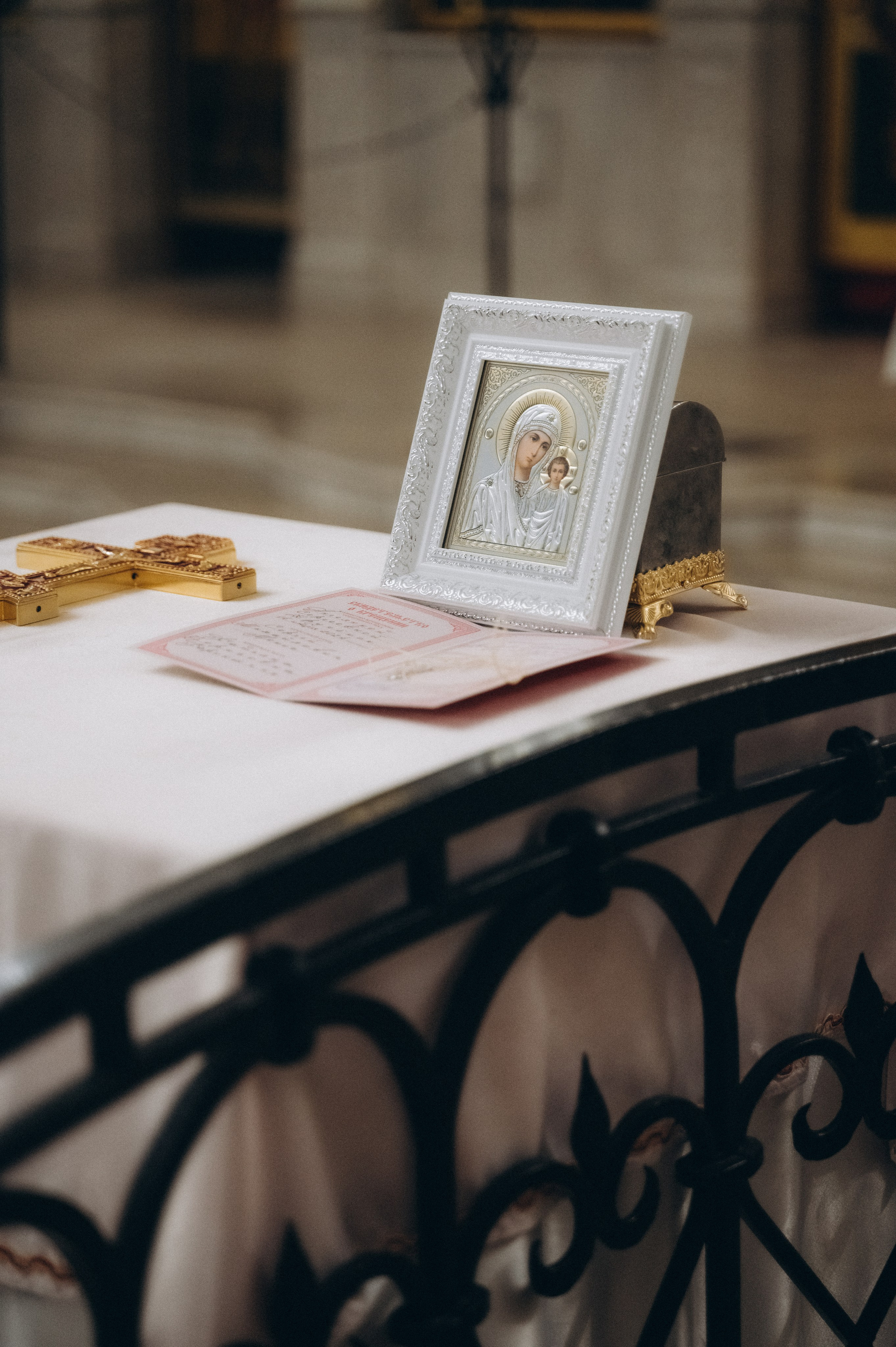 Крещение Владиславы (Криптовый храм в честь собора Новомучеников и Исповедников земли Белорусской). Семейный фотограф в Минске Дарья Дреко