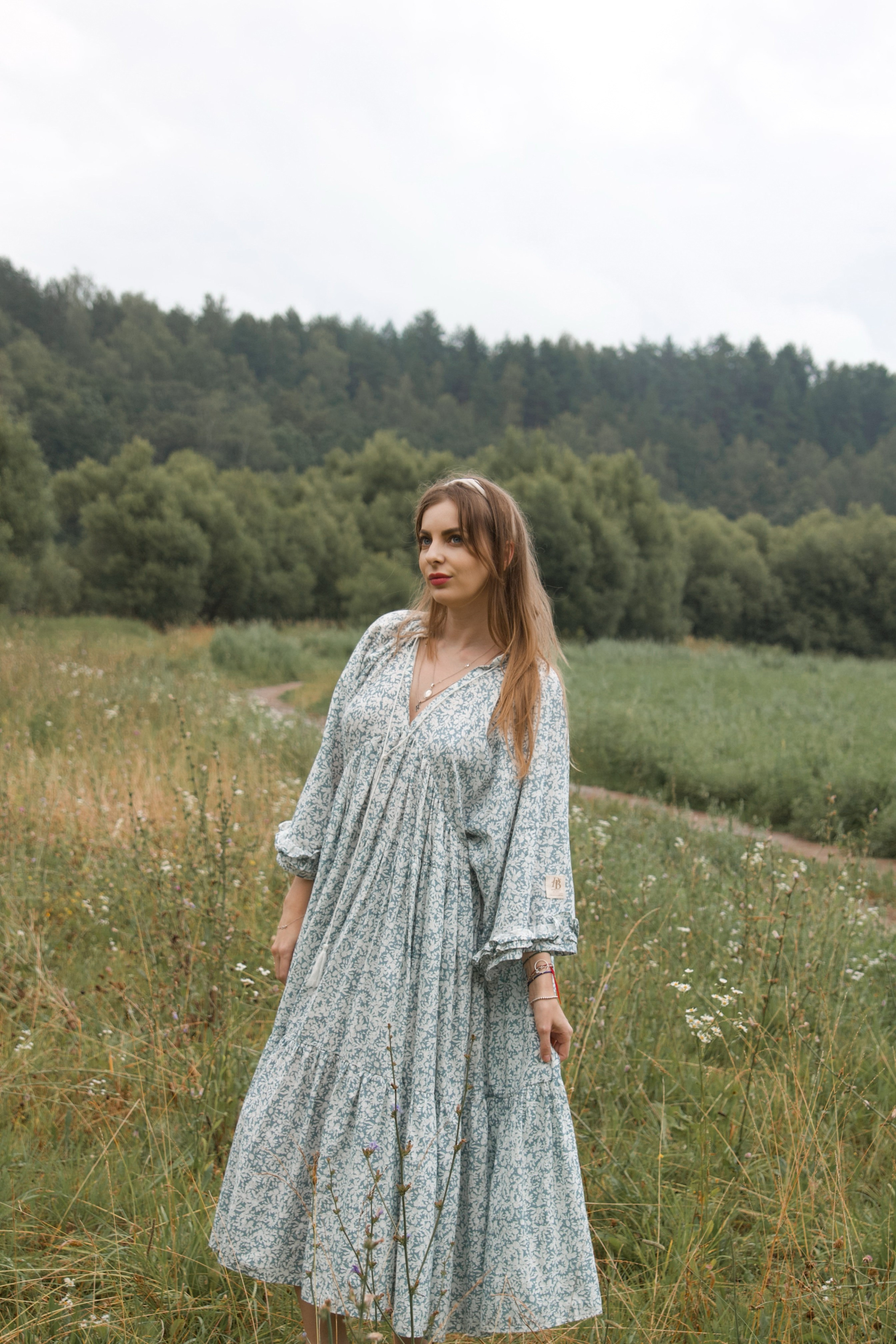 Настенька и река. Фотограф Ирина Воробьева