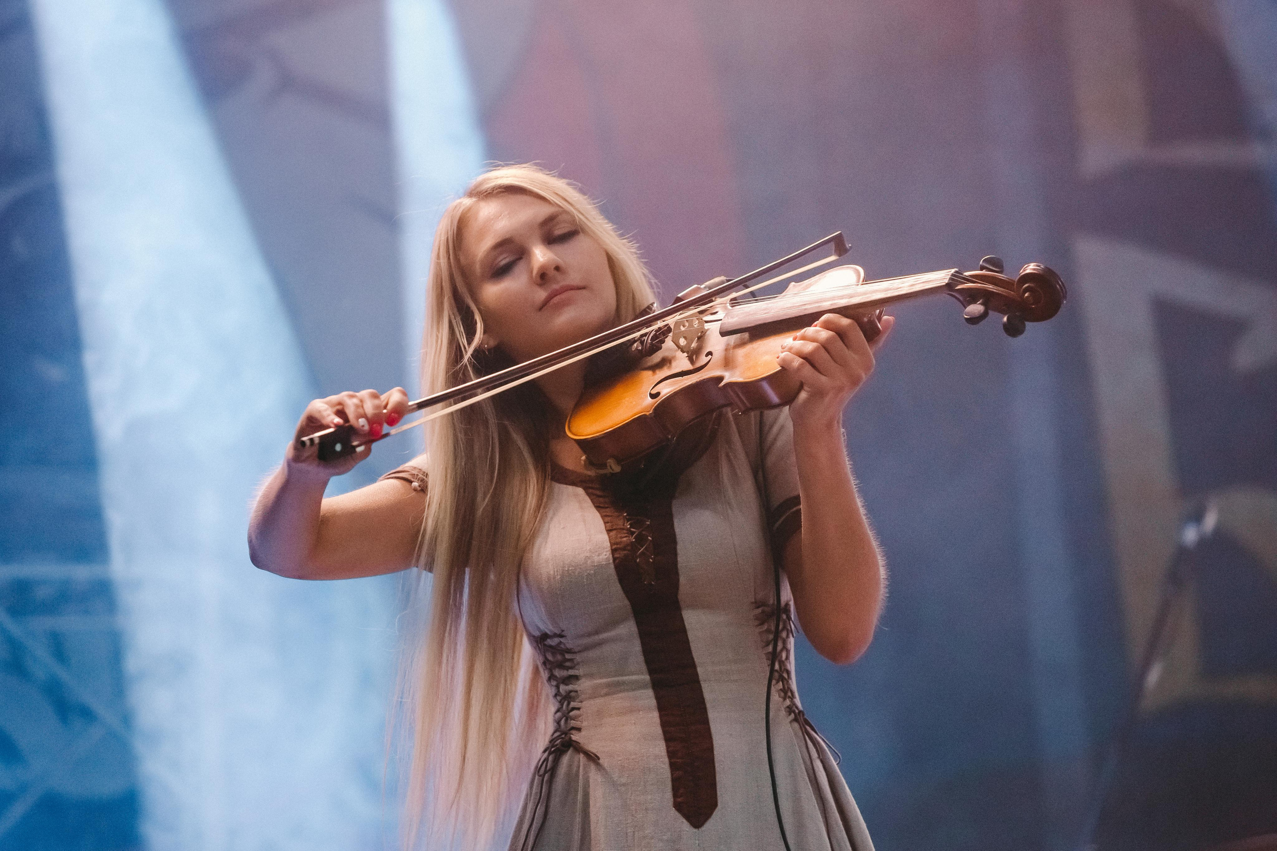 ТРОЛЛЬ ГНЕТ ЕЛЬ. Фотограф Сонкина Татьяна