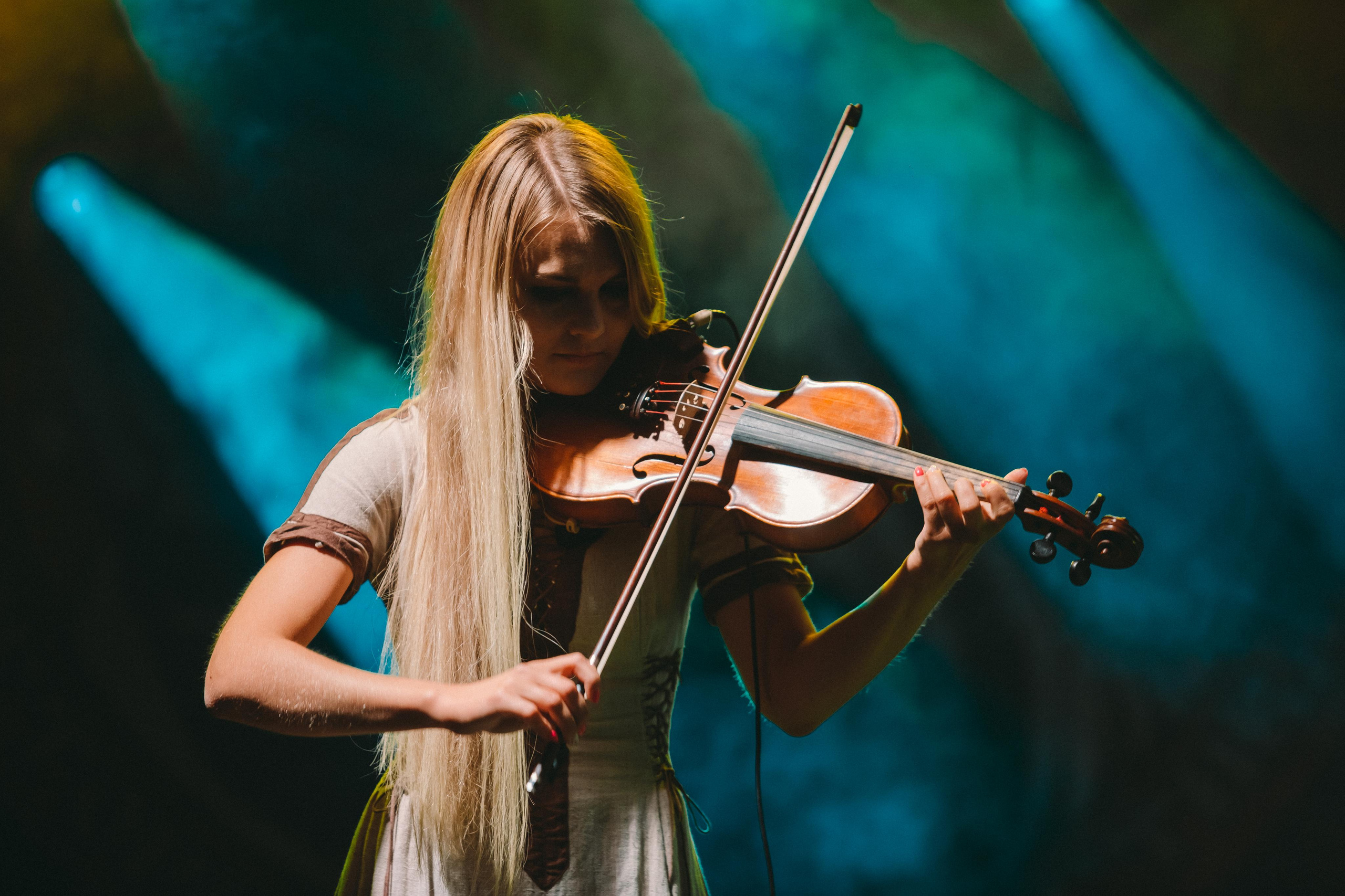 ТРОЛЛЬ ГНЕТ ЕЛЬ. Фотограф Сонкина Татьяна