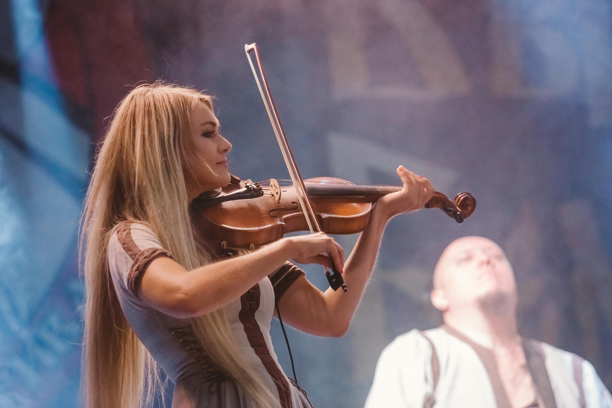 ТРОЛЛЬ ГНЕТ ЕЛЬ. Фотограф Сонкина Татьяна