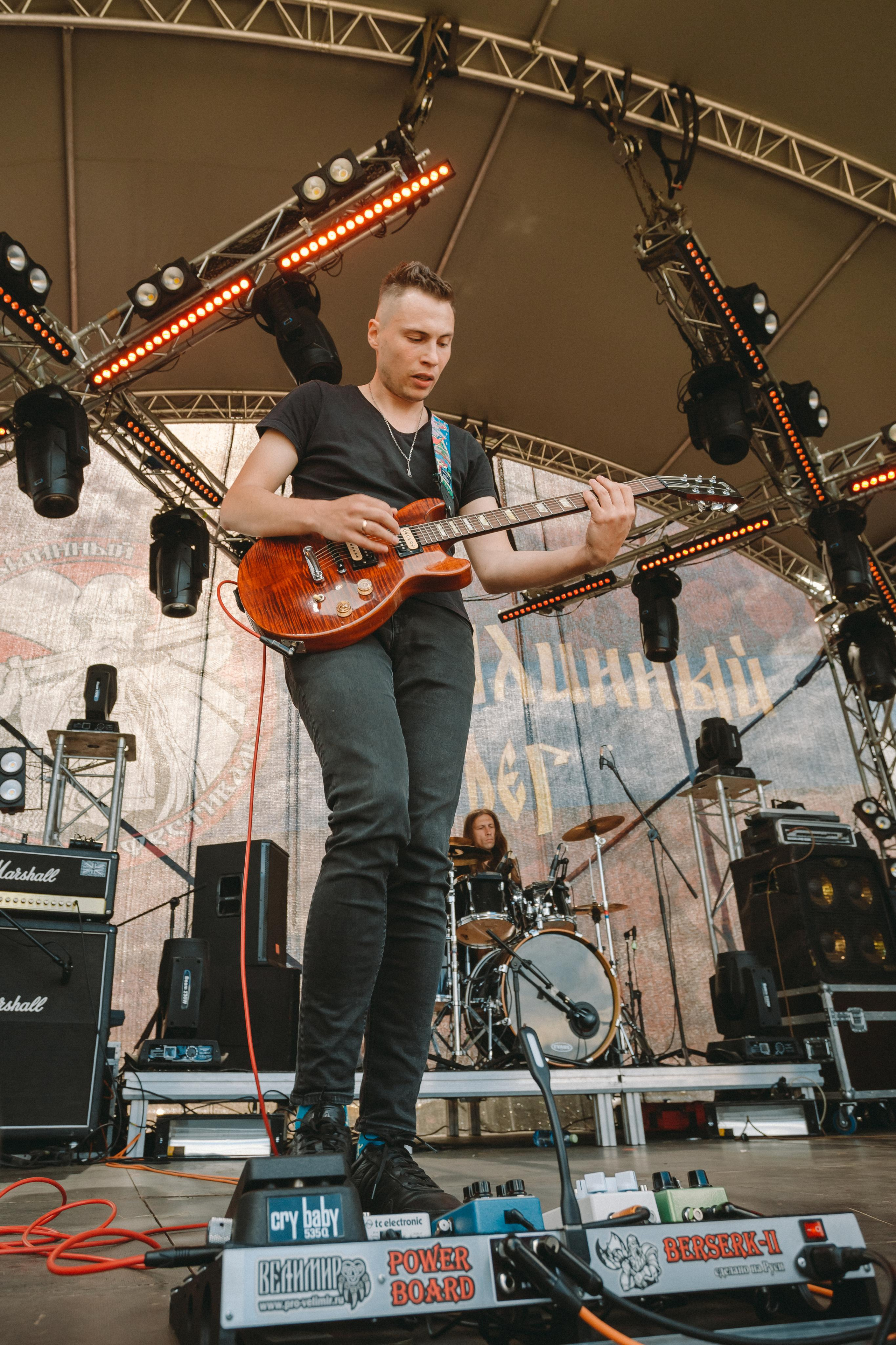 ОЛЯ И ДОМОВЫЕ. Фотограф Сонкина Татьяна