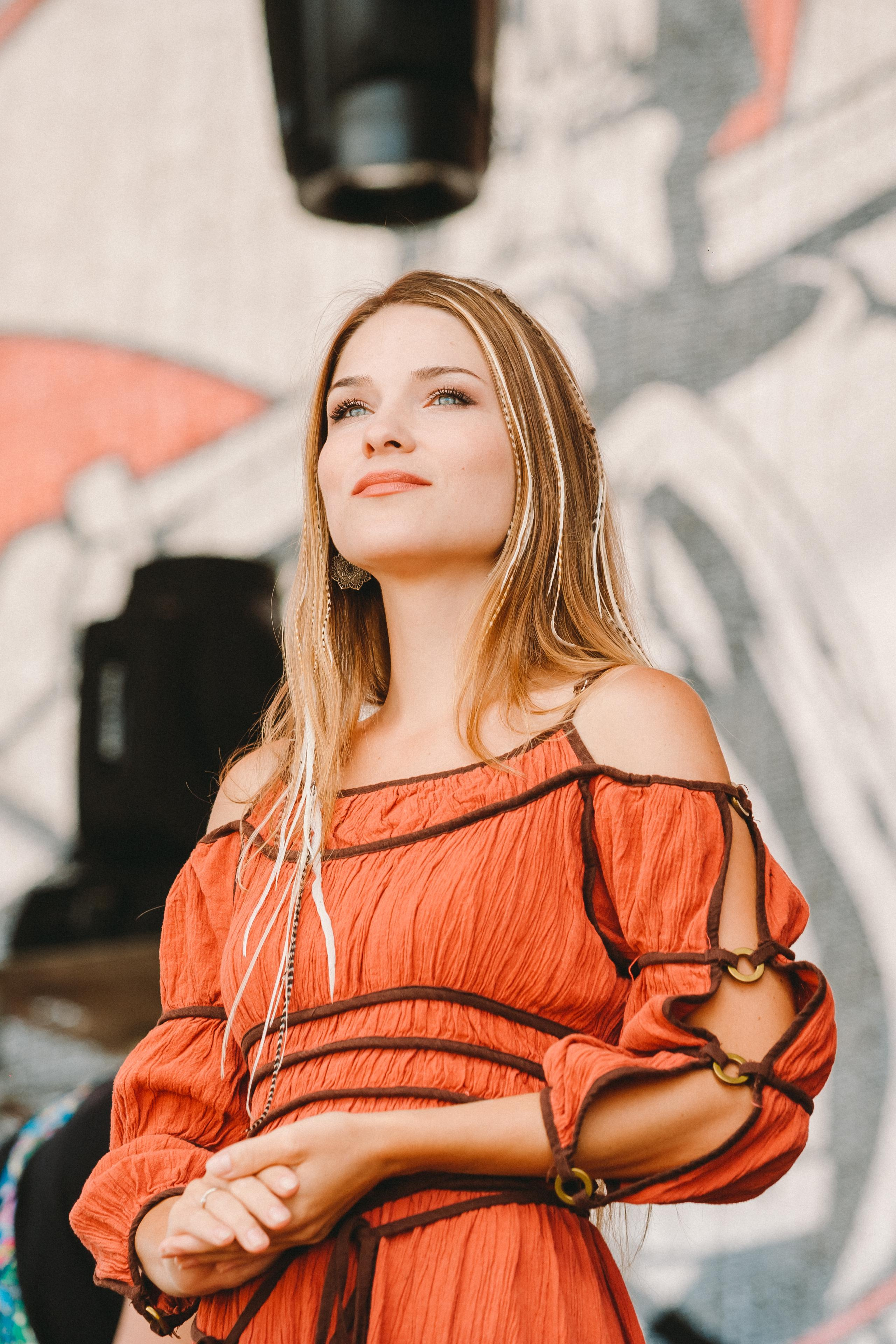 ОЛЯ И ДОМОВЫЕ. Фотограф Сонкина Татьяна