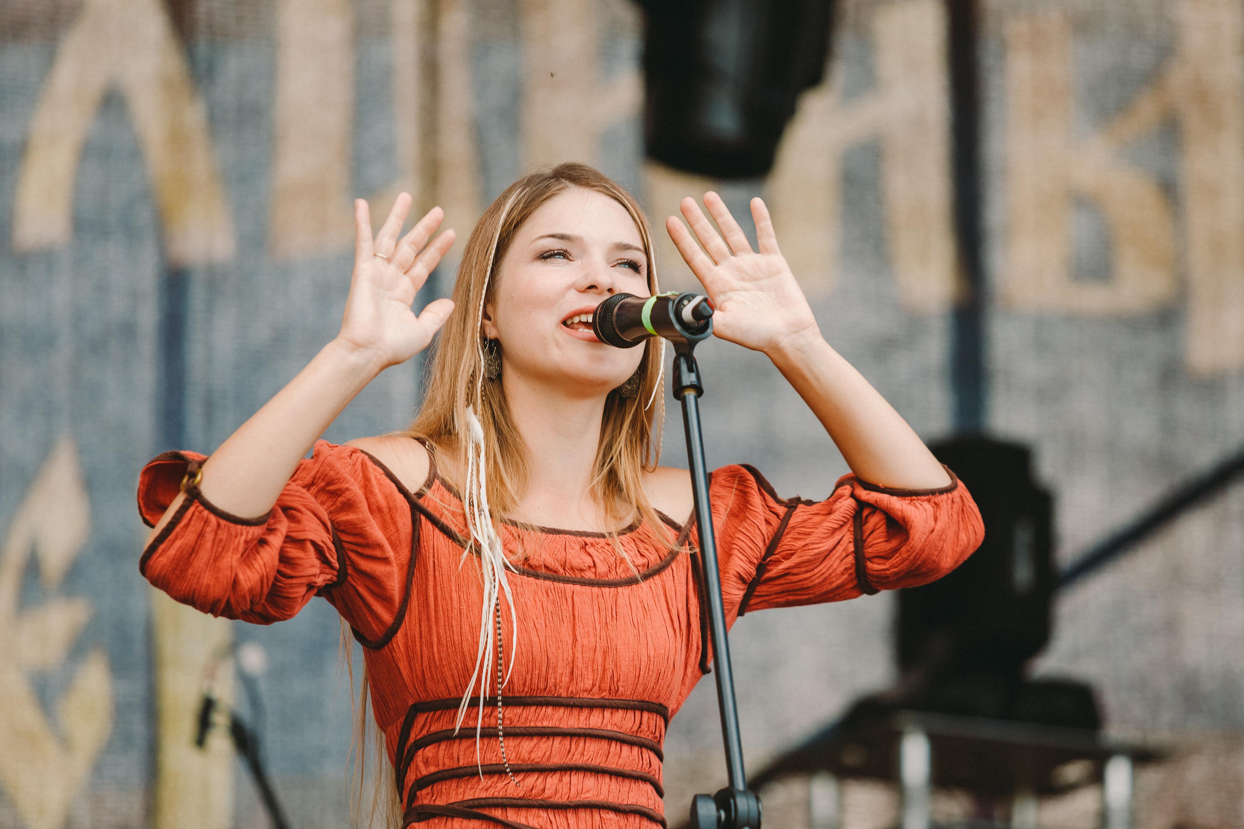 ОЛЯ И ДОМОВЫЕ. Фотограф Сонкина Татьяна