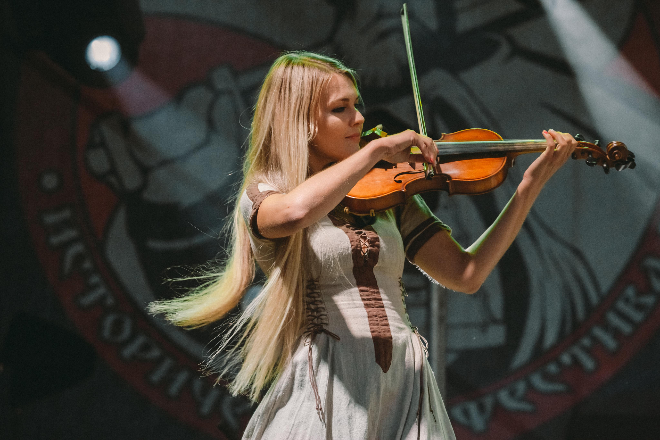 ТРОЛЛЬ ГНЕТ ЕЛЬ. Фотограф Сонкина Татьяна