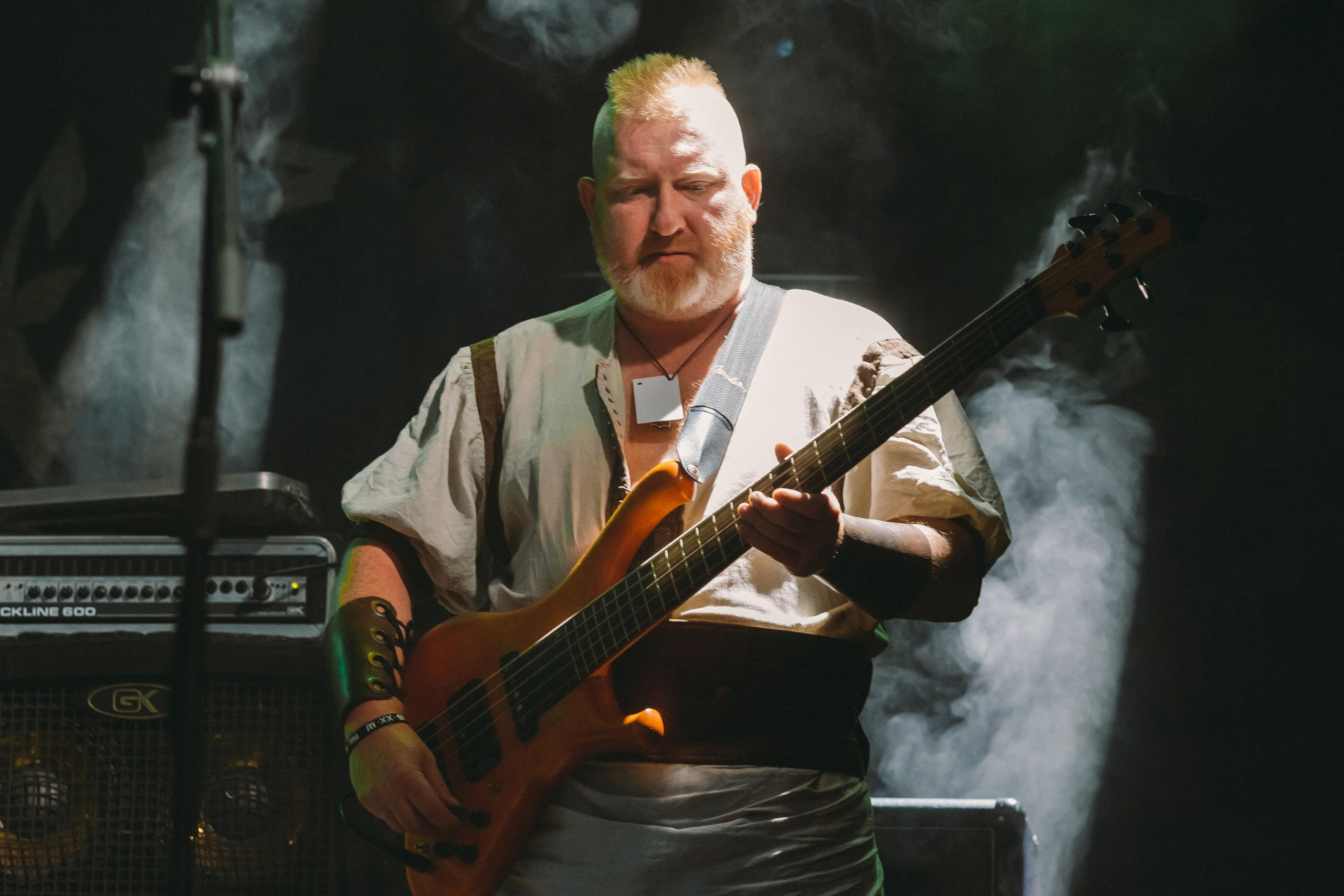 ТРОЛЛЬ ГНЕТ ЕЛЬ. Фотограф Сонкина Татьяна