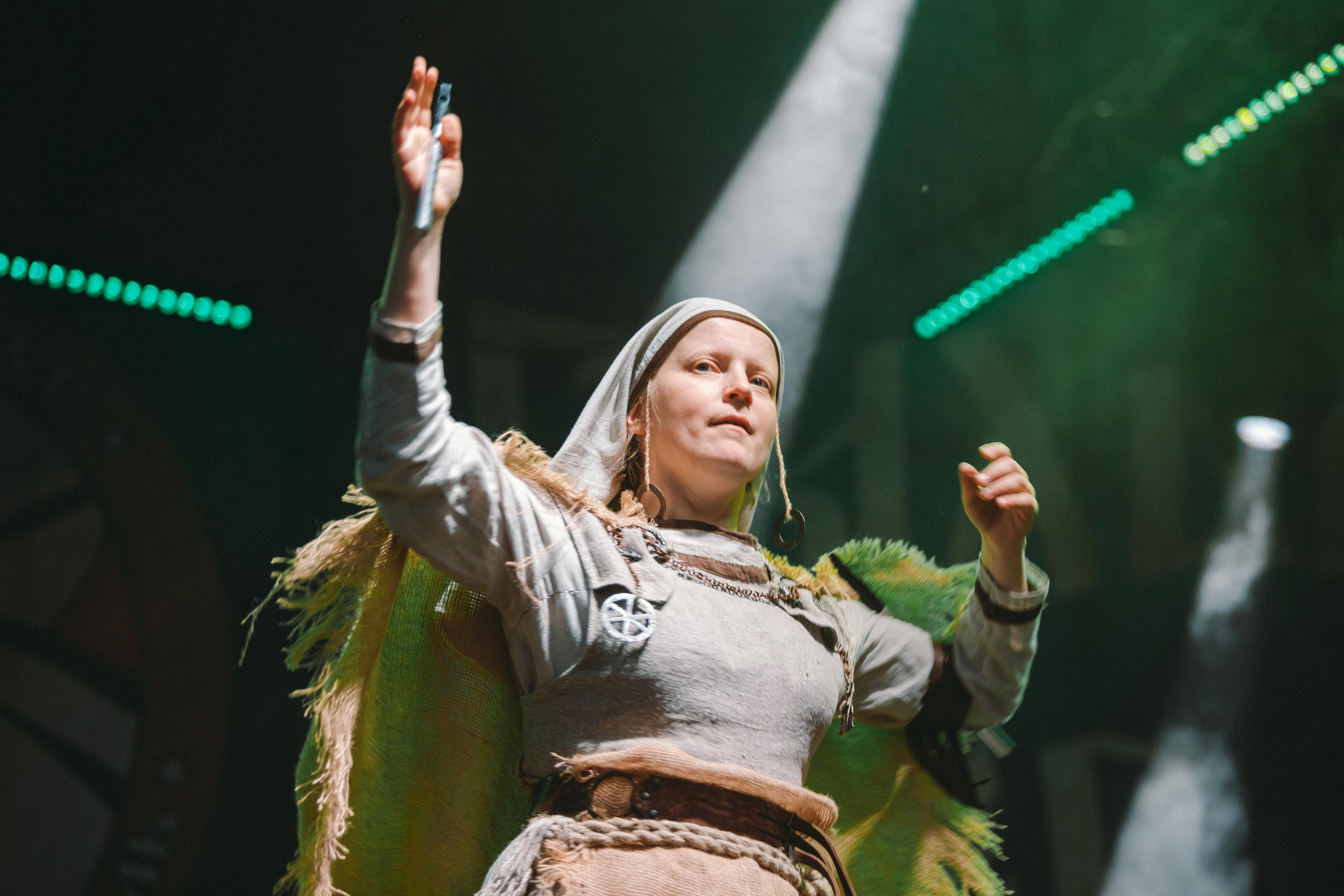 ТРОЛЛЬ ГНЕТ ЕЛЬ. Фотограф Сонкина Татьяна