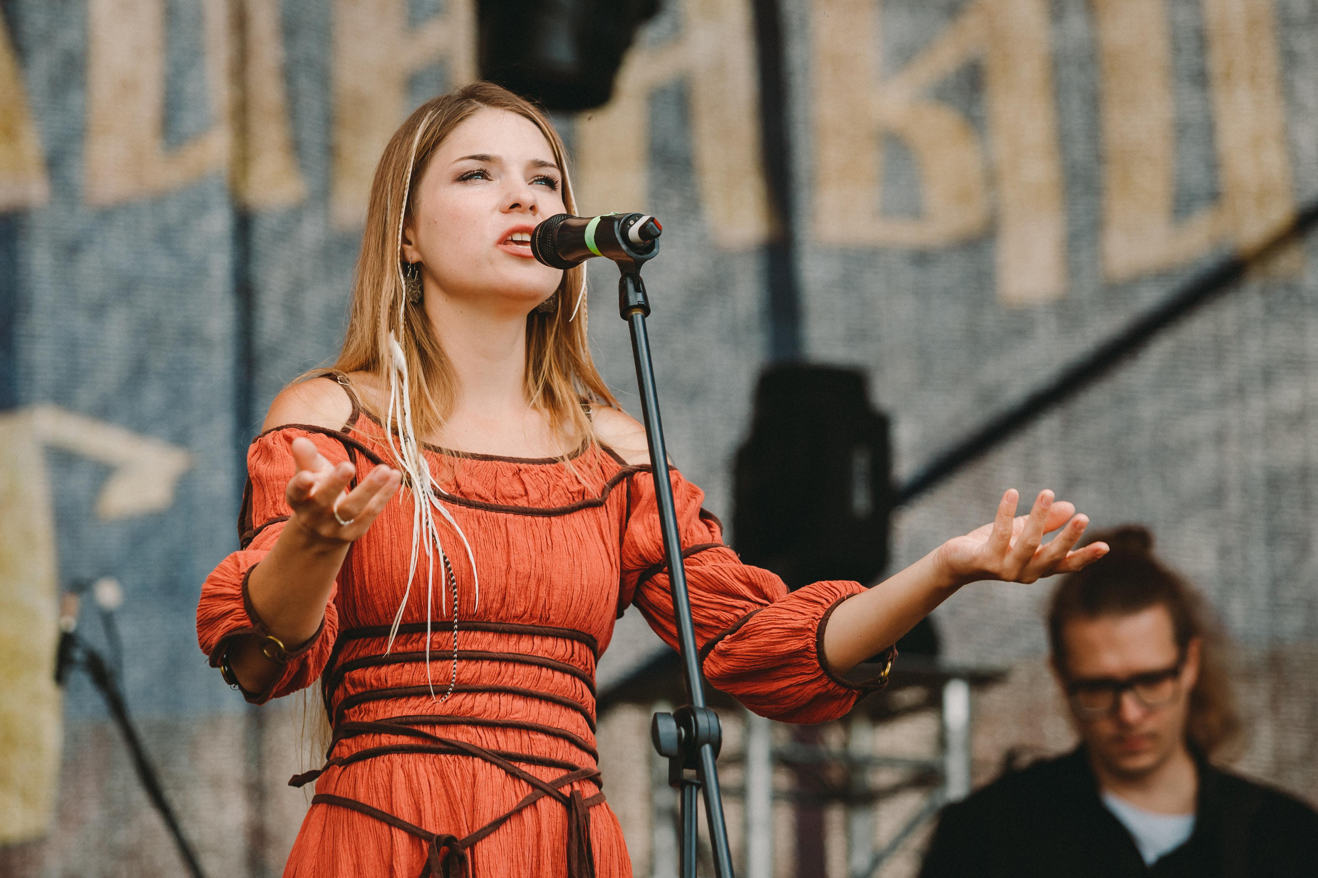 ОЛЯ И ДОМОВЫЕ. Фотограф Сонкина Татьяна