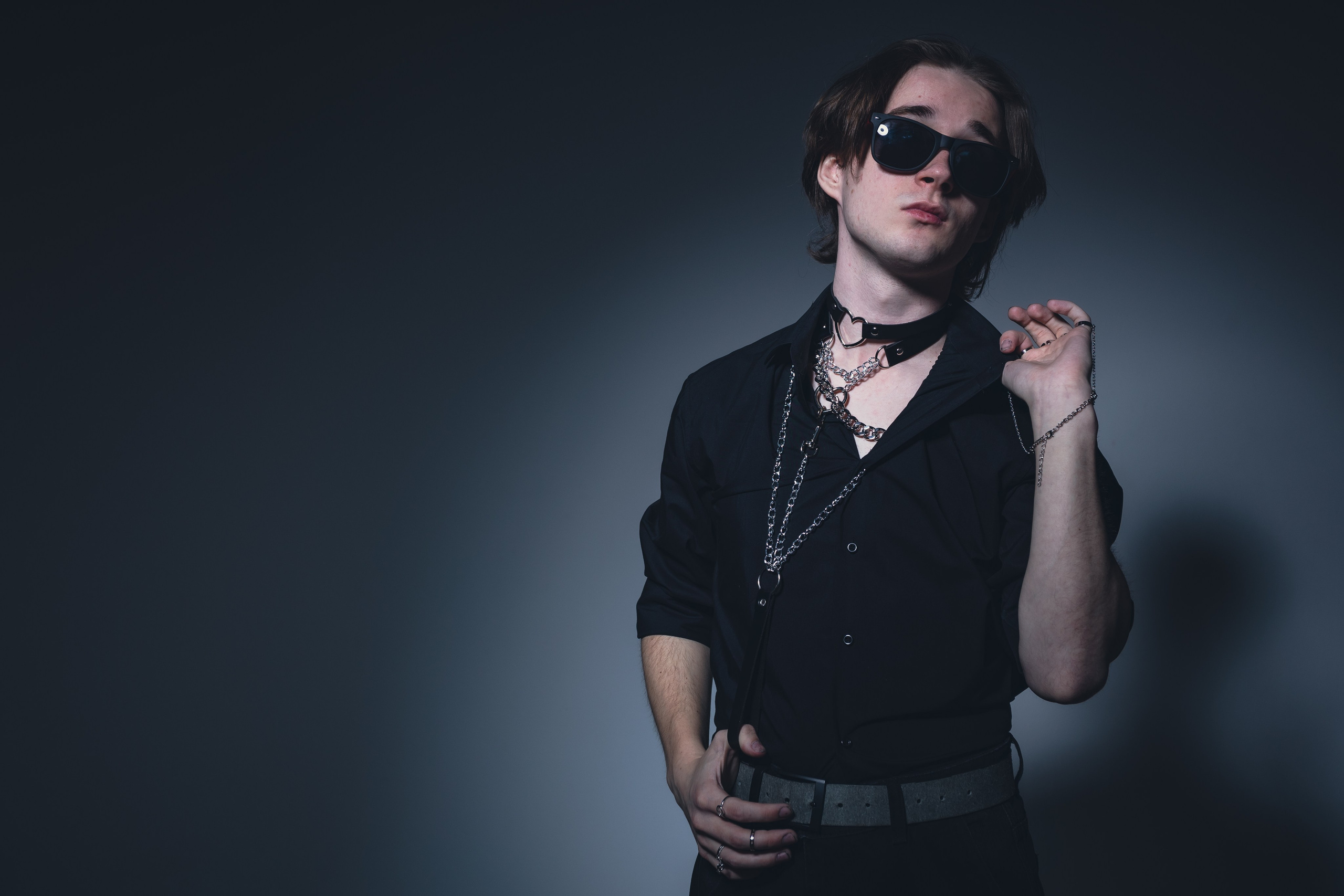 Антон. Фотограф Julia Milton | Портреты, съемки для маркетплейсов, лавстори, съёмка беременности в Санкт-Петербурге. Обучение фотографии в Спб очно