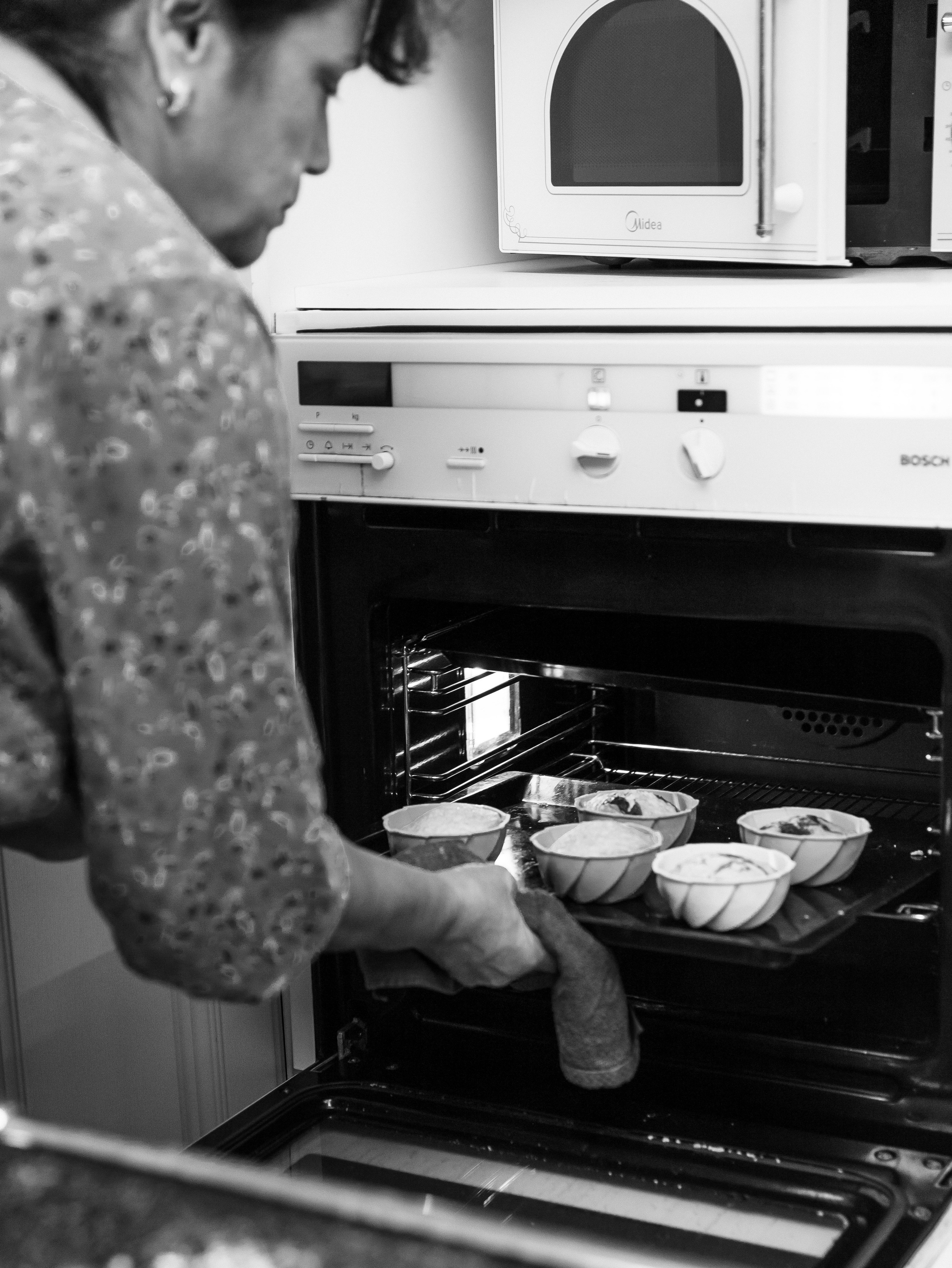 Бабушка и внуки пекут. Фотограф текстиля в Москве Ольга Иванова