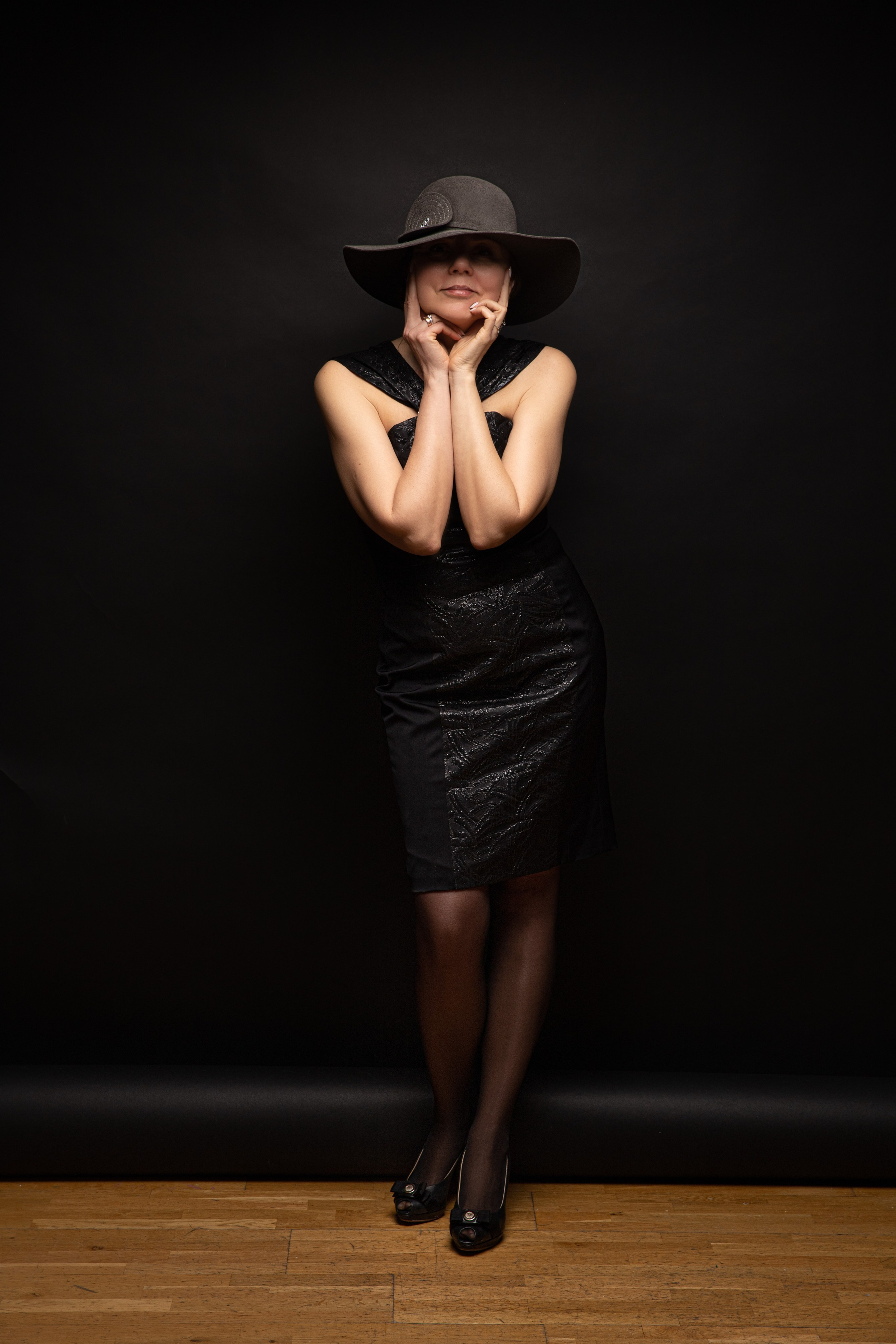 Наталья (аксессуары). ФОТОГРАФ РАДОСТИ Фотосессия в студии СПб. Портретный фотограф — Юрий Торлопов