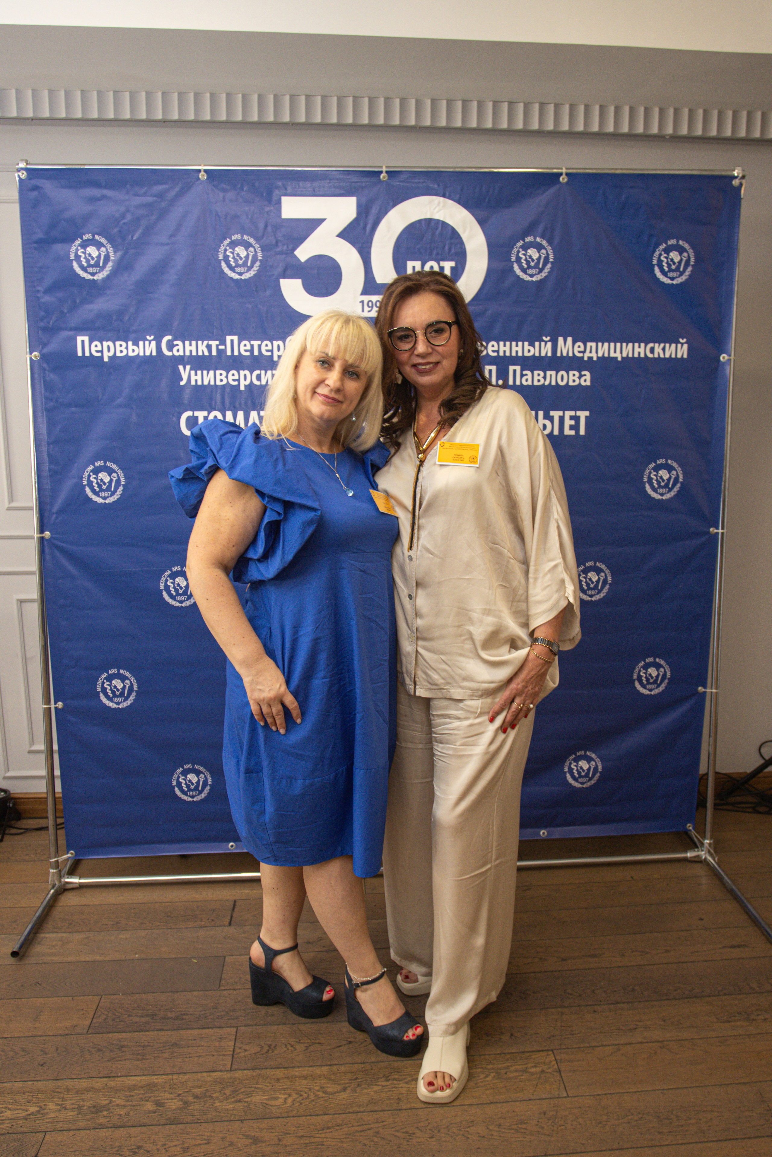 Встреча выпускников. Стоматологи СПб. Семейный фотограф в Вышнем Волочке — Ульяна Иванова | Фотосессии для всей семьи