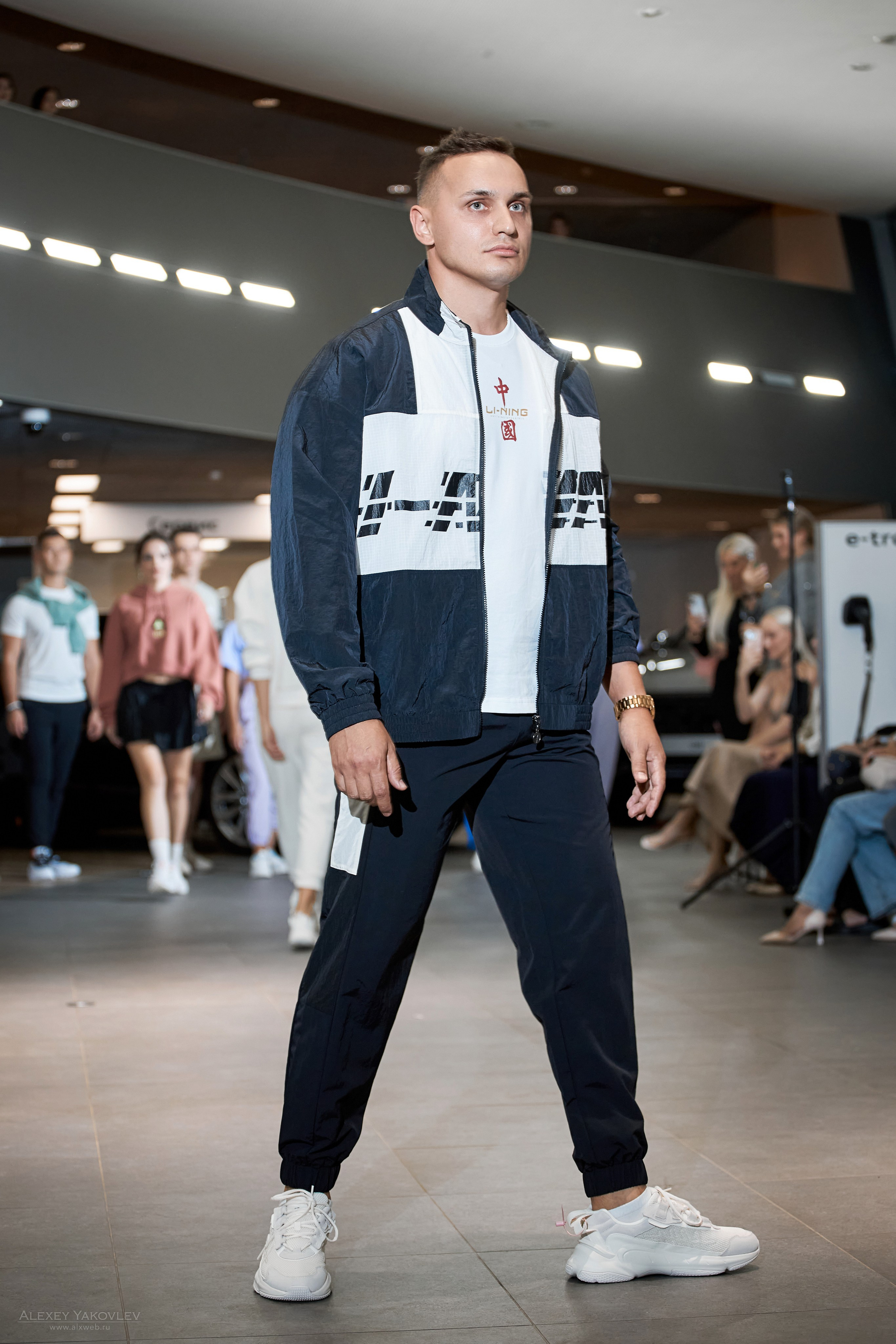 Модный показ PRE-FALL модельной школы Modeling+. Фотограф Алексей Яковлев