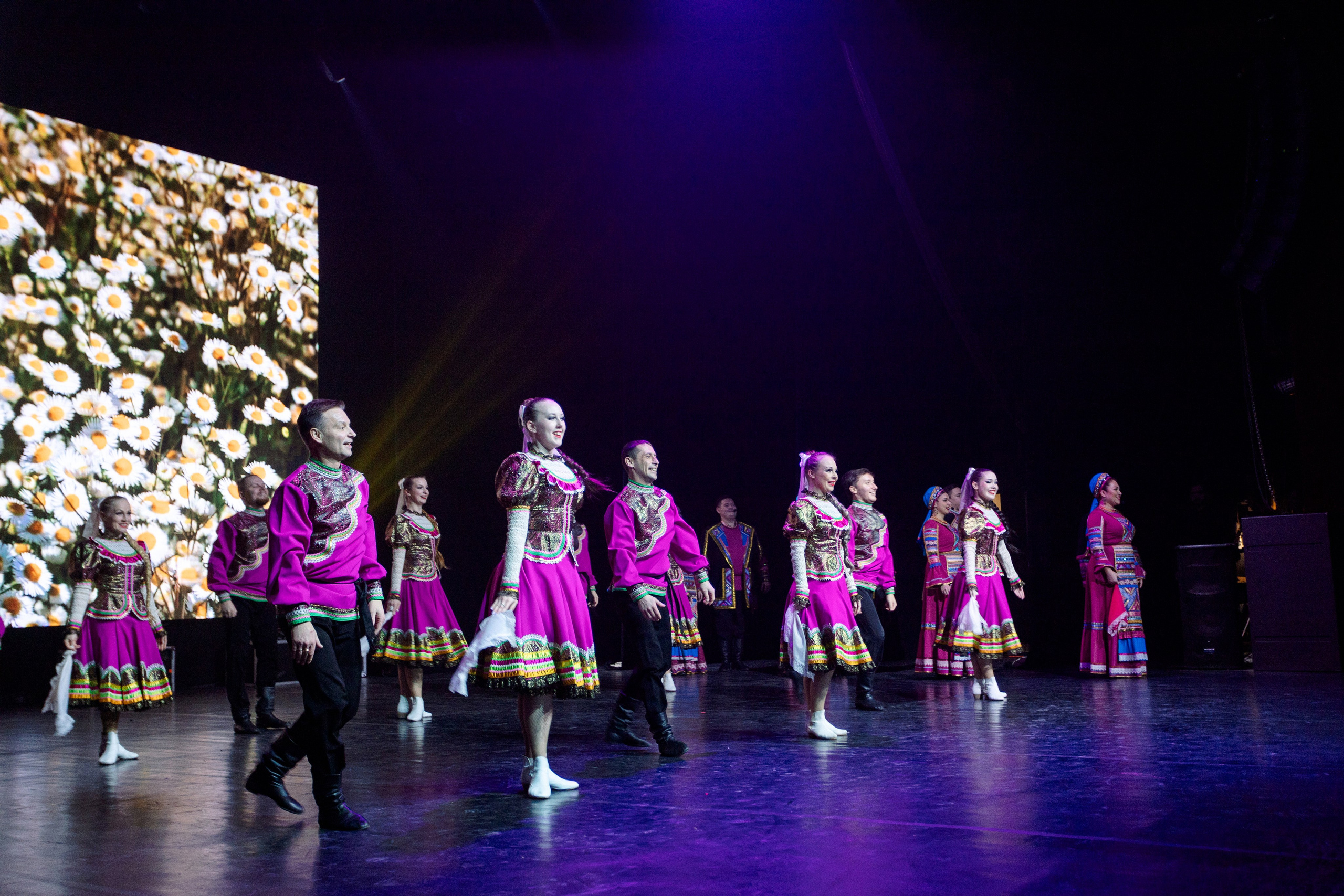 РЕПОРТАЖ: НОВЫЙ ГОД В ДК МЕТАЛЛУРГ. Профессиональный фотограф в Ижевске Леша Петров