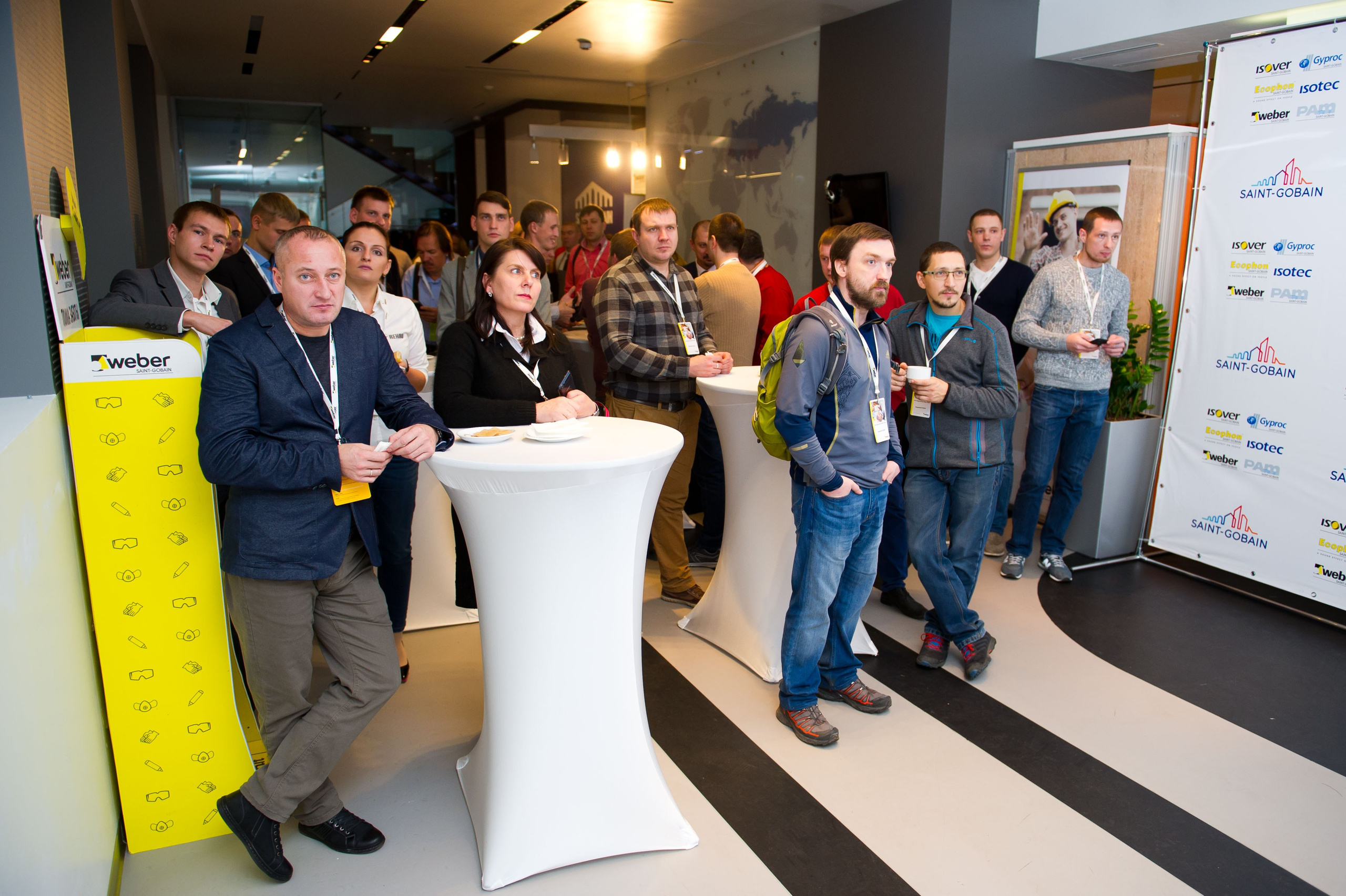 Saint-Gobain демонстрационный центр. Встреча блогеров и представителей фирмы. Репортажный фотограф и видеограф Слава Думчев. Тимбилдинги, отчетники, корпоративы