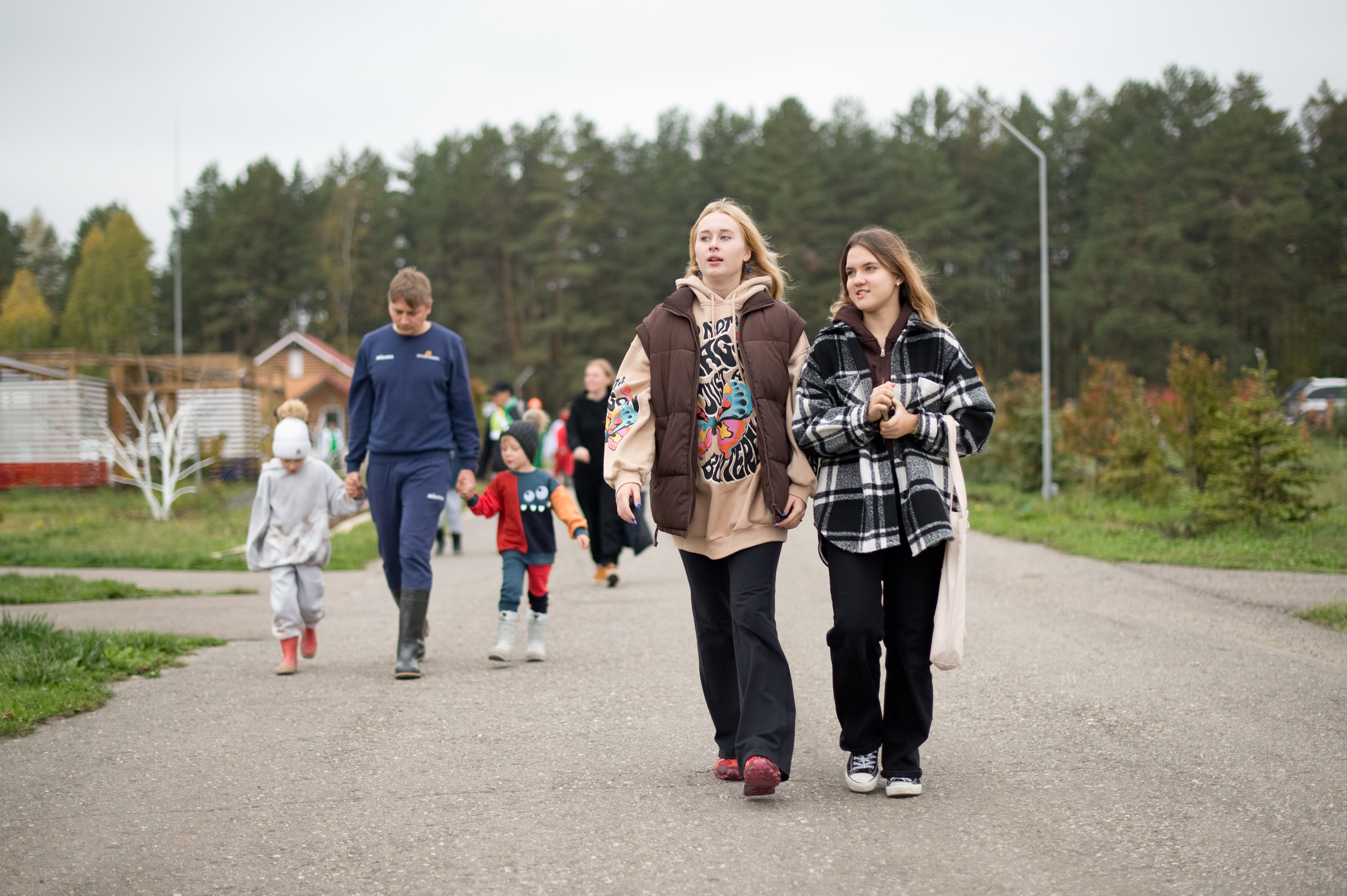 Посадка деревьев в рамках акции Зарубежнефть. Репортажный фотограф и видеограф Слава Думчев. Тимбилдинги, отчетники, корпоративы