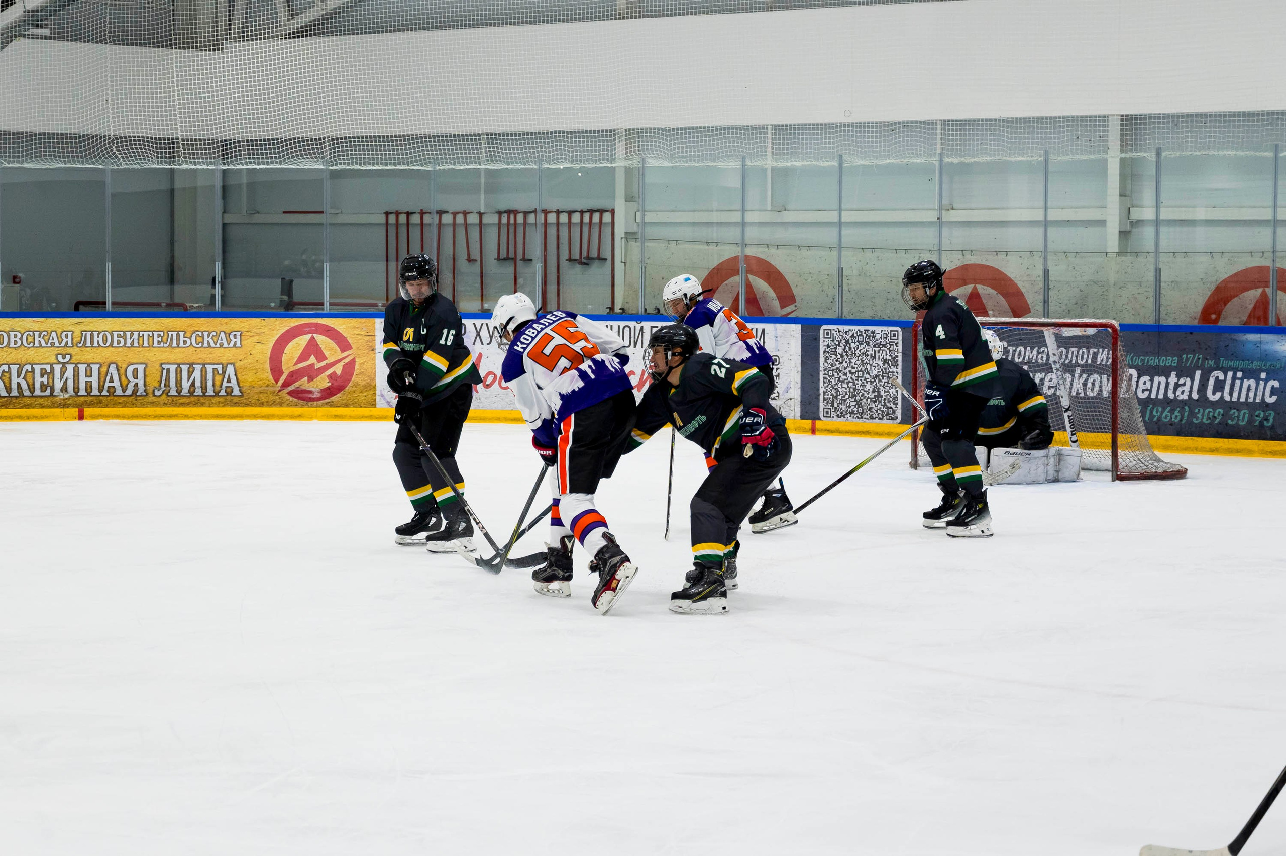 Хоккейный матч корпоративной команды Зарубежнефть. Репортажный фотограф и видеограф Слава Думчев. Тимбилдинги, отчетники, корпоративы