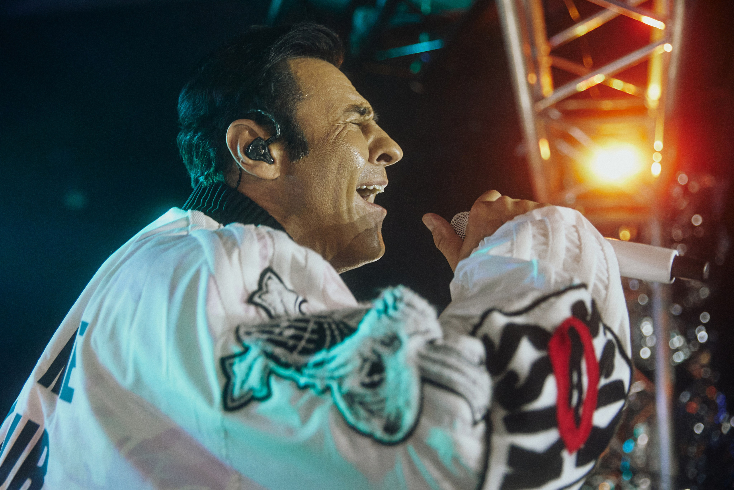 REFLECTIONS: A TRAIL OF FEELINGS. Дмитрий Мазуркевич: Профессиональный Репортажный Фотограф