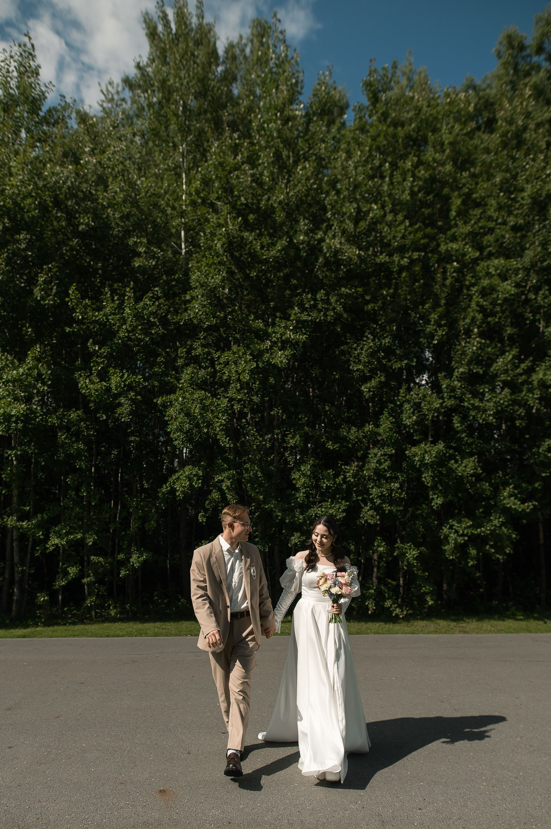 Одним солнечным днем на берегу реки. Евгений Нисковских — свадебный и репортажный фотограф в Тюмени