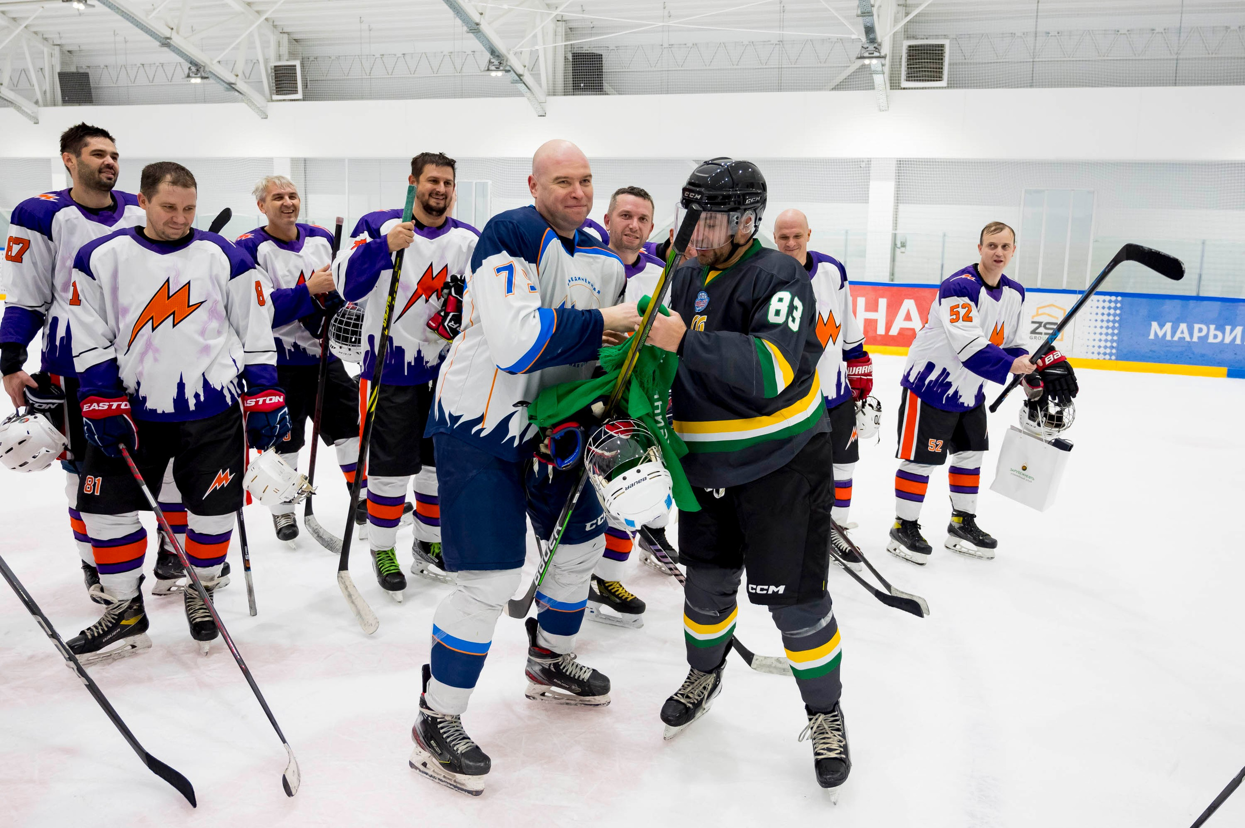 Хоккейный матч корпоративной команды Зарубежнефть. Репортажный фотограф и видеограф Слава Думчев. Тимбилдинги, отчетники, корпоративы