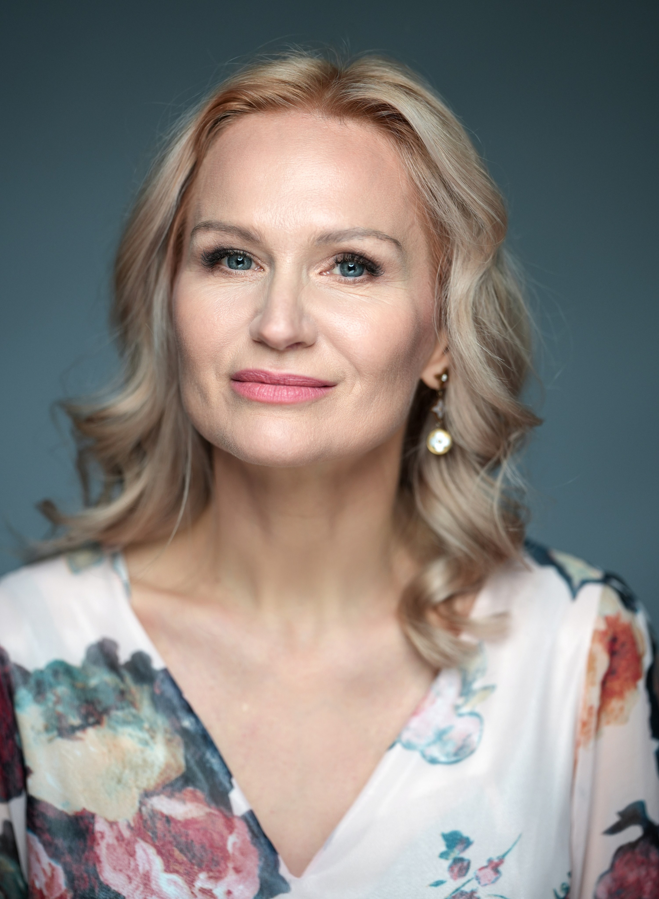 Актриса Ева Савельева. Портретная съемка в Москве, студийный фотограф Игорь Фомин